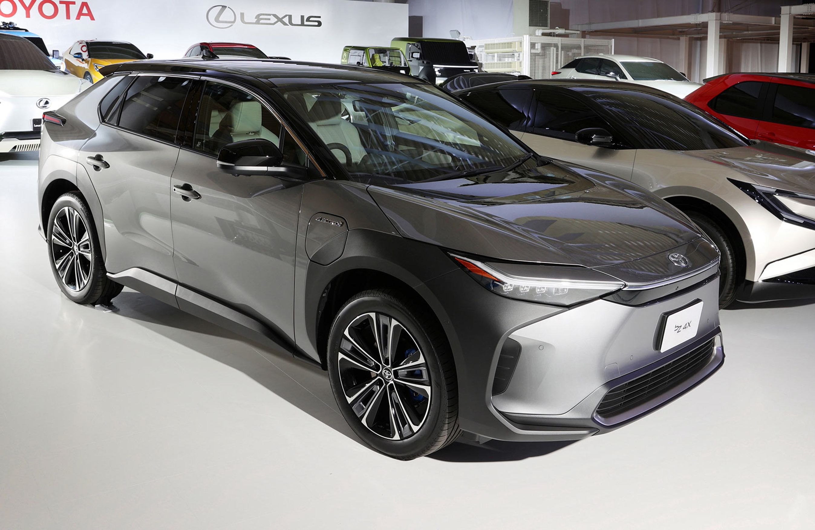 Toyota BZ4X er SUV på RAV4-størrelse og bliver den første. Den kommer inden sommerferien 2022