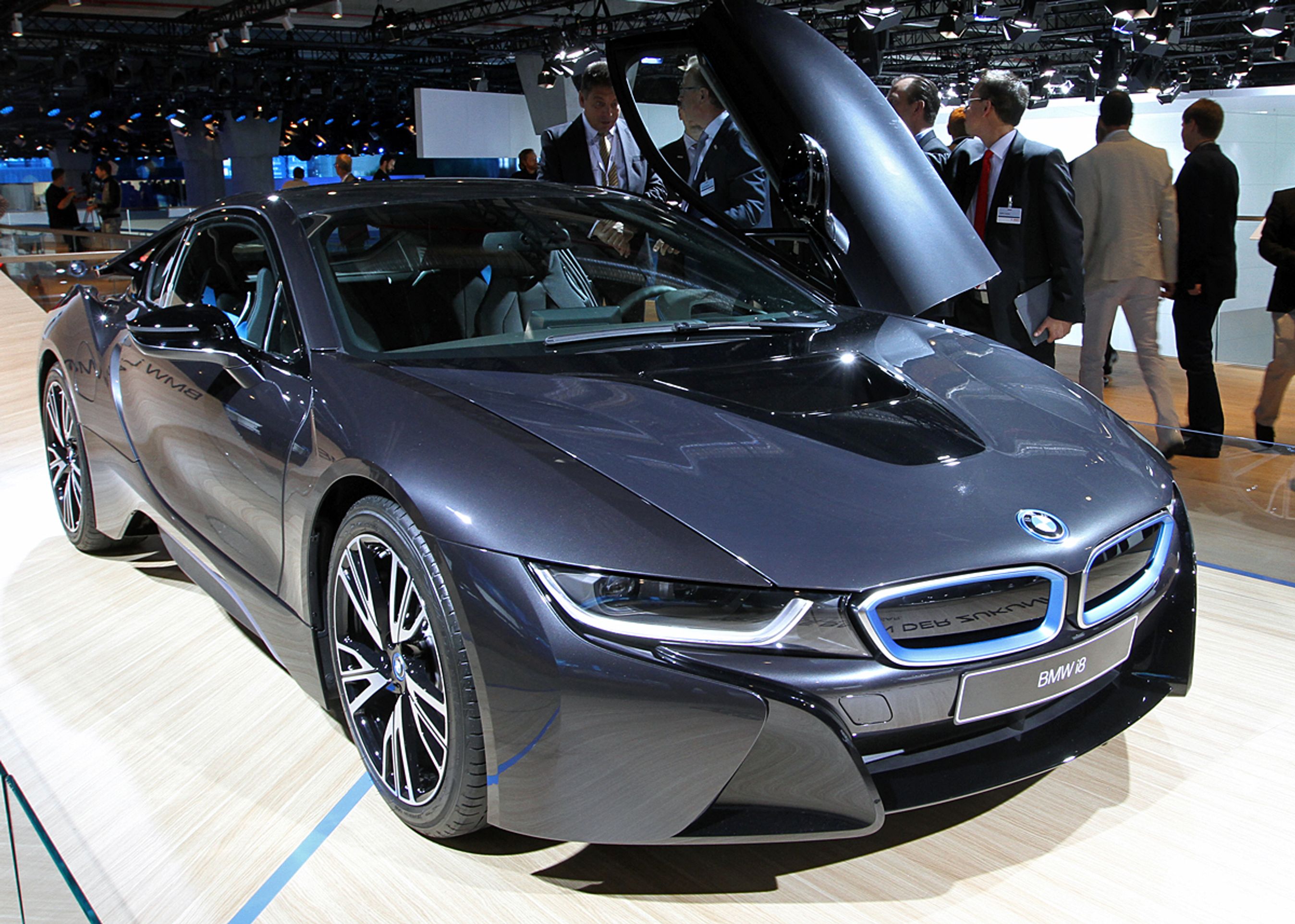 i8 er en slags afløser for den hedengange Z8 og 8-serien.