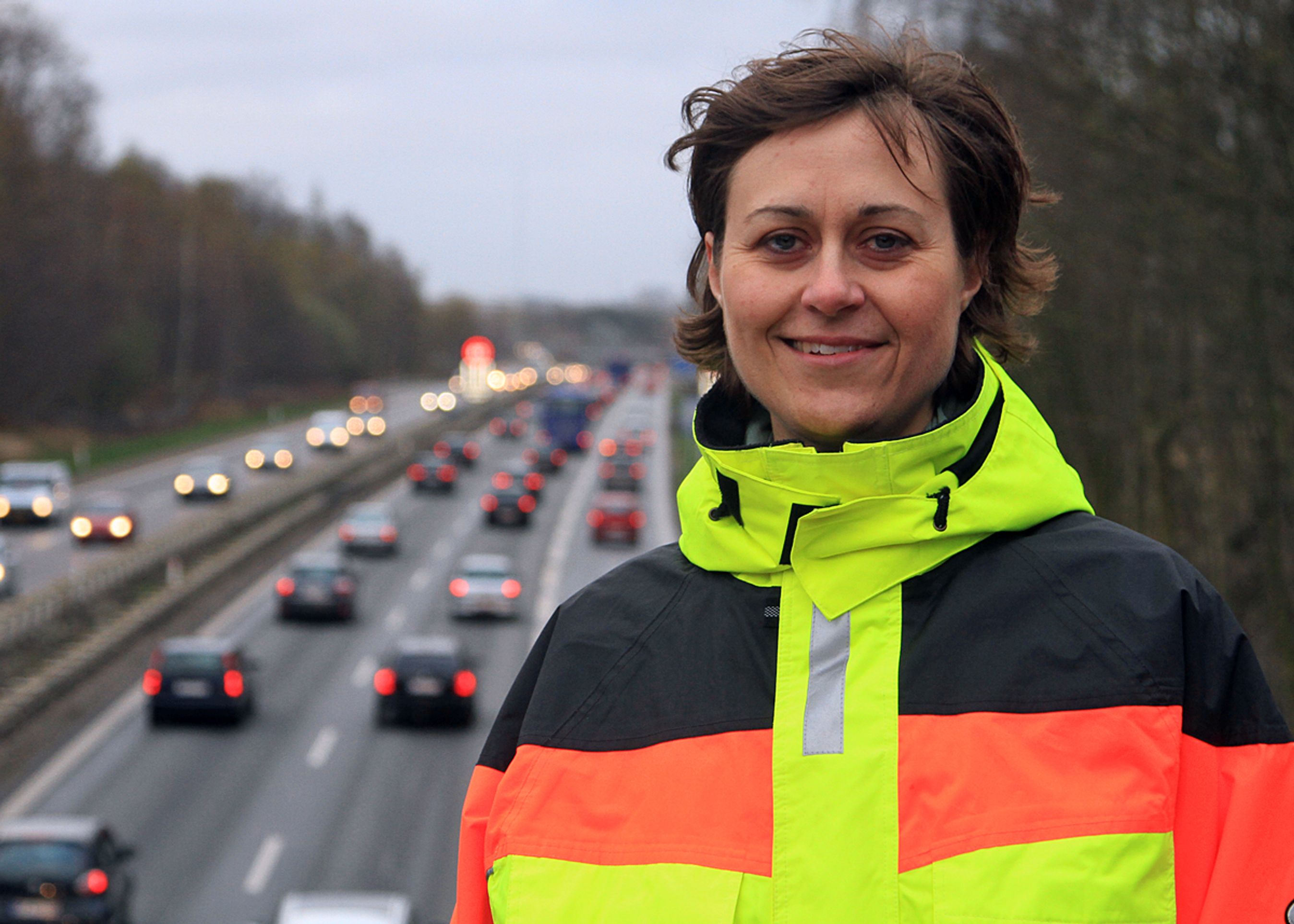 Bilisterne kommer to minutter hurtigere frem på strækningen, og selv om nogle bilister sætter noget til igen længere inde, vil trafikanterne samlet spare 40.000-50.000 timer årligt, vurderer afdelingsleder i Vejdirektoratet, Stine Bendsen.