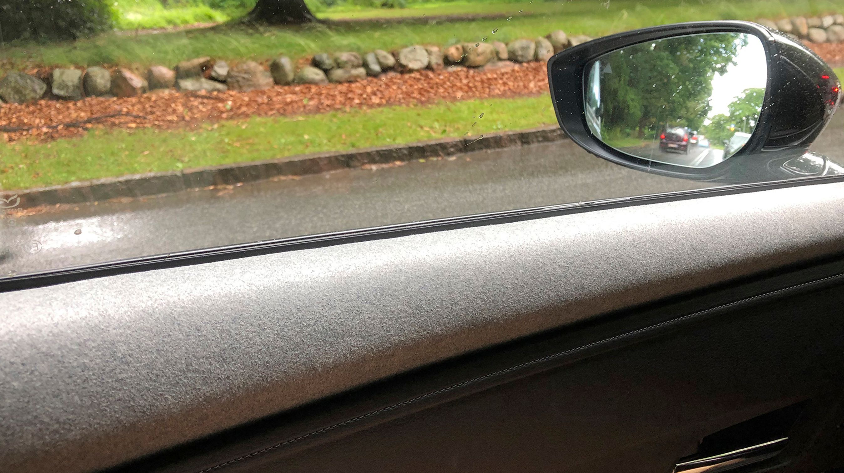 Dørpanelerne er fremstillet af genbrugsplast.