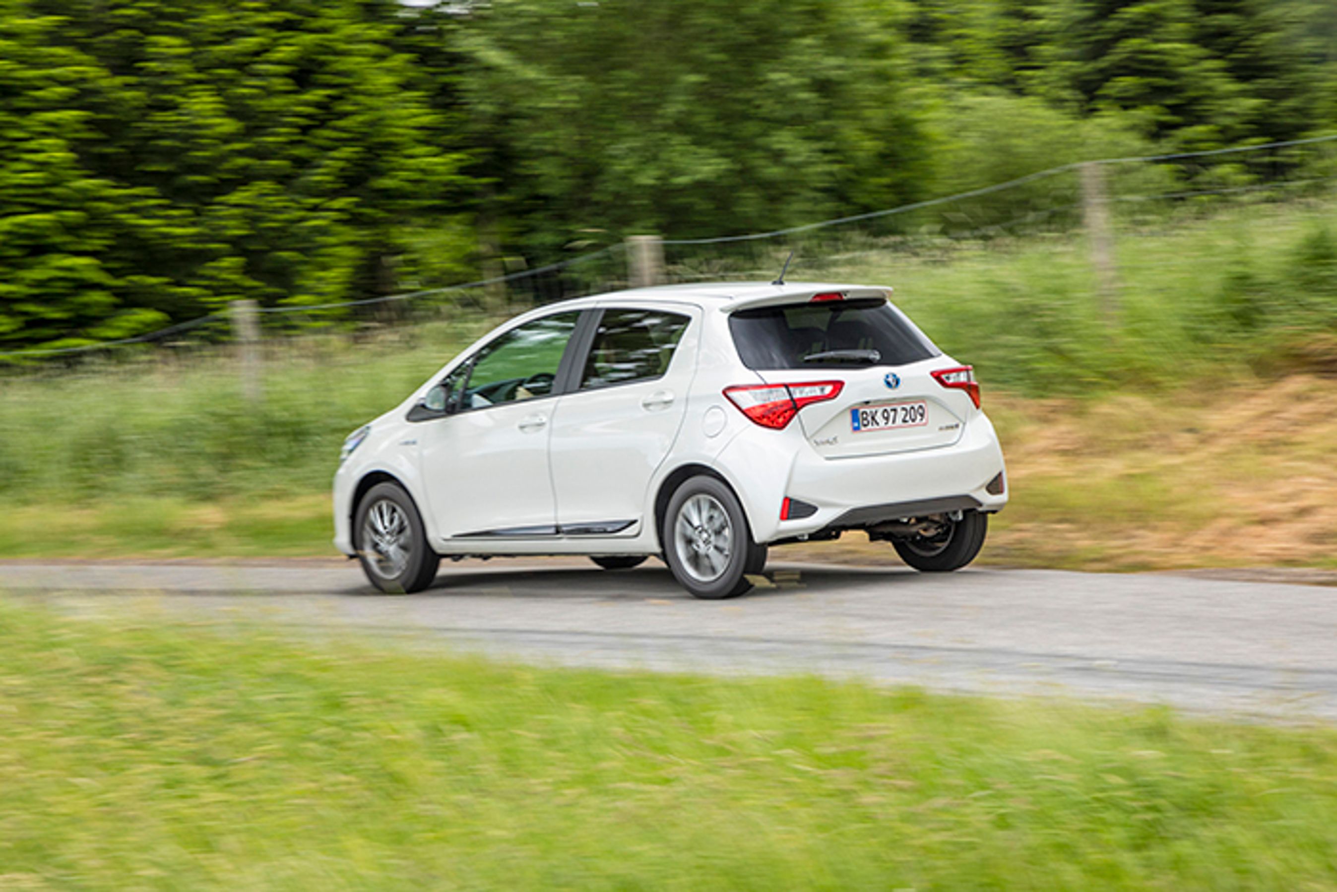 Toyota Yaris Hybrid set bagfra