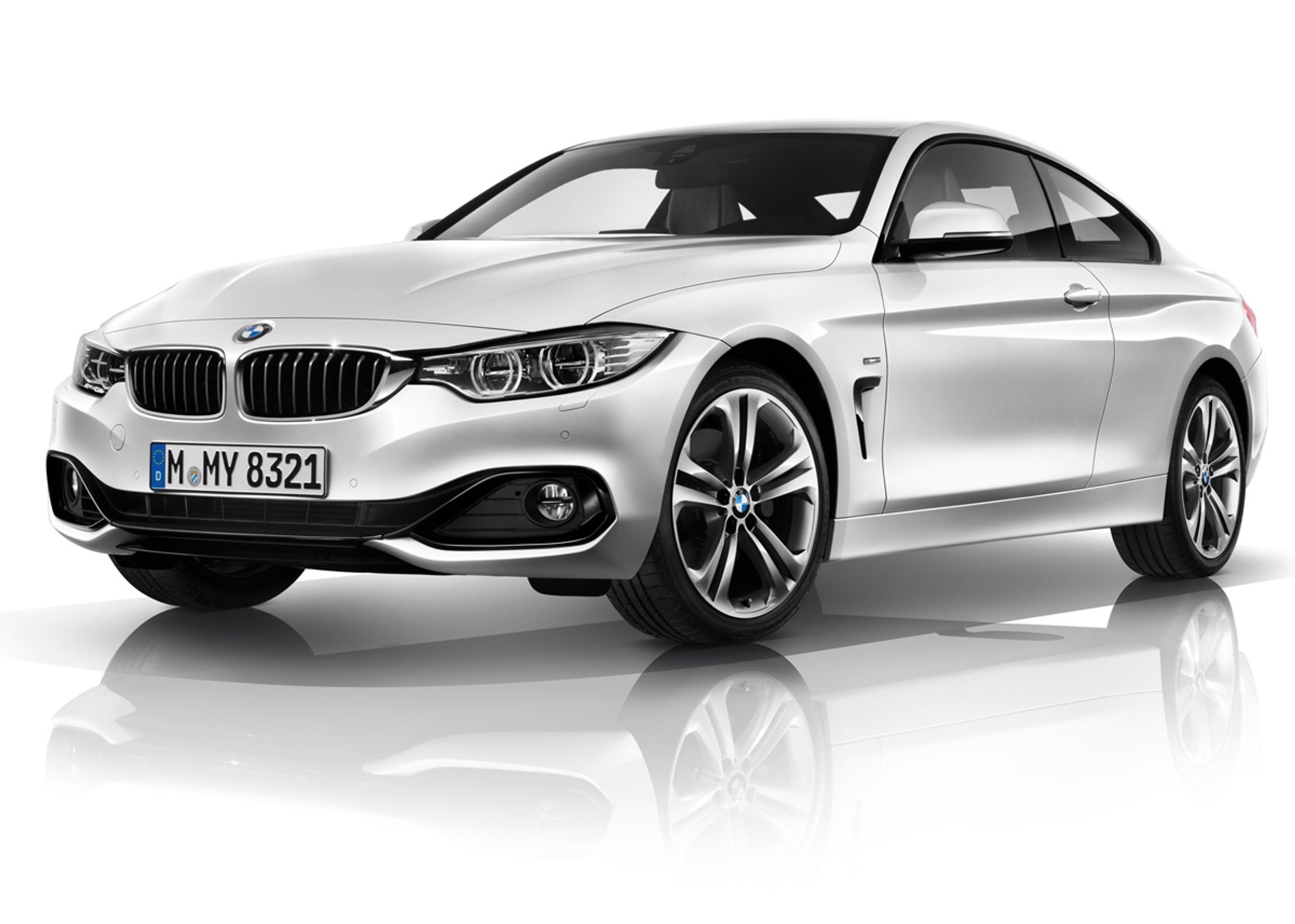 Langstrakt coupéprofil og lang motorhjelm kendetegner stadig BMWs kompakte coupé.