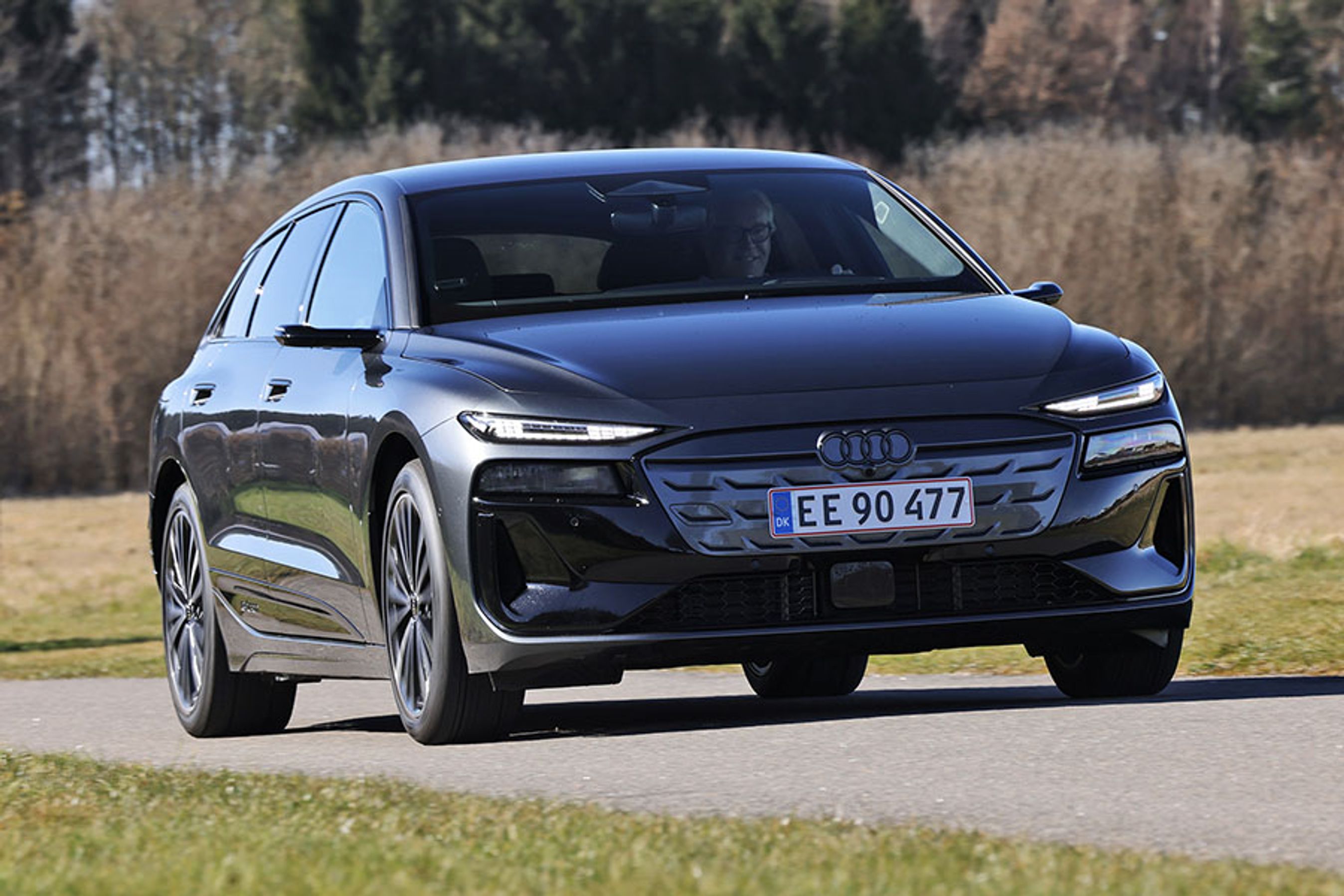 A6 Avant e-tron er nyeste eldrevne stationcar fra Audi. Priserne begynder ved 570.000 kr., men når i praksis let de 700.000 kr.