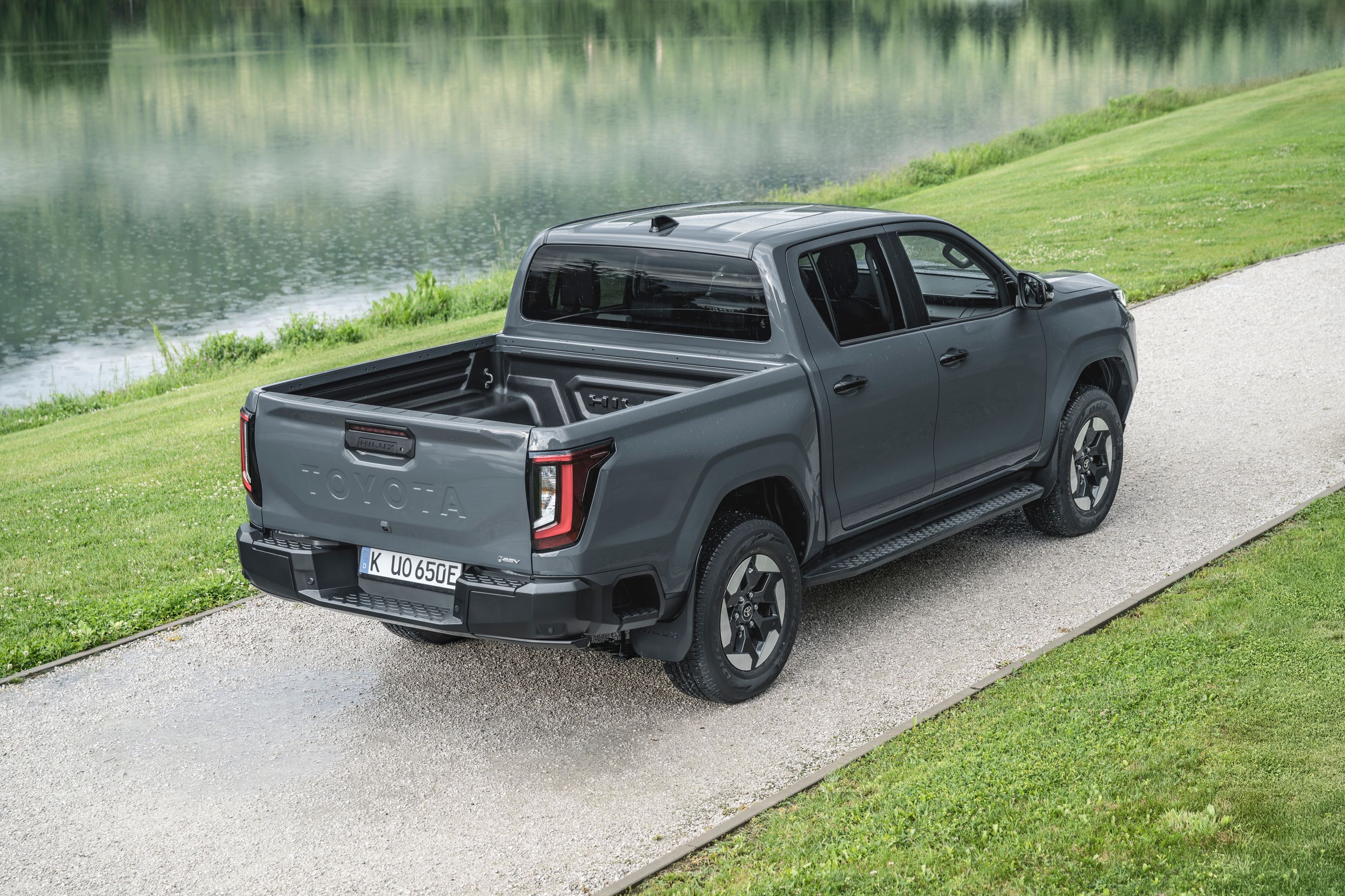 Toyota Hilux set bagfra oppefra