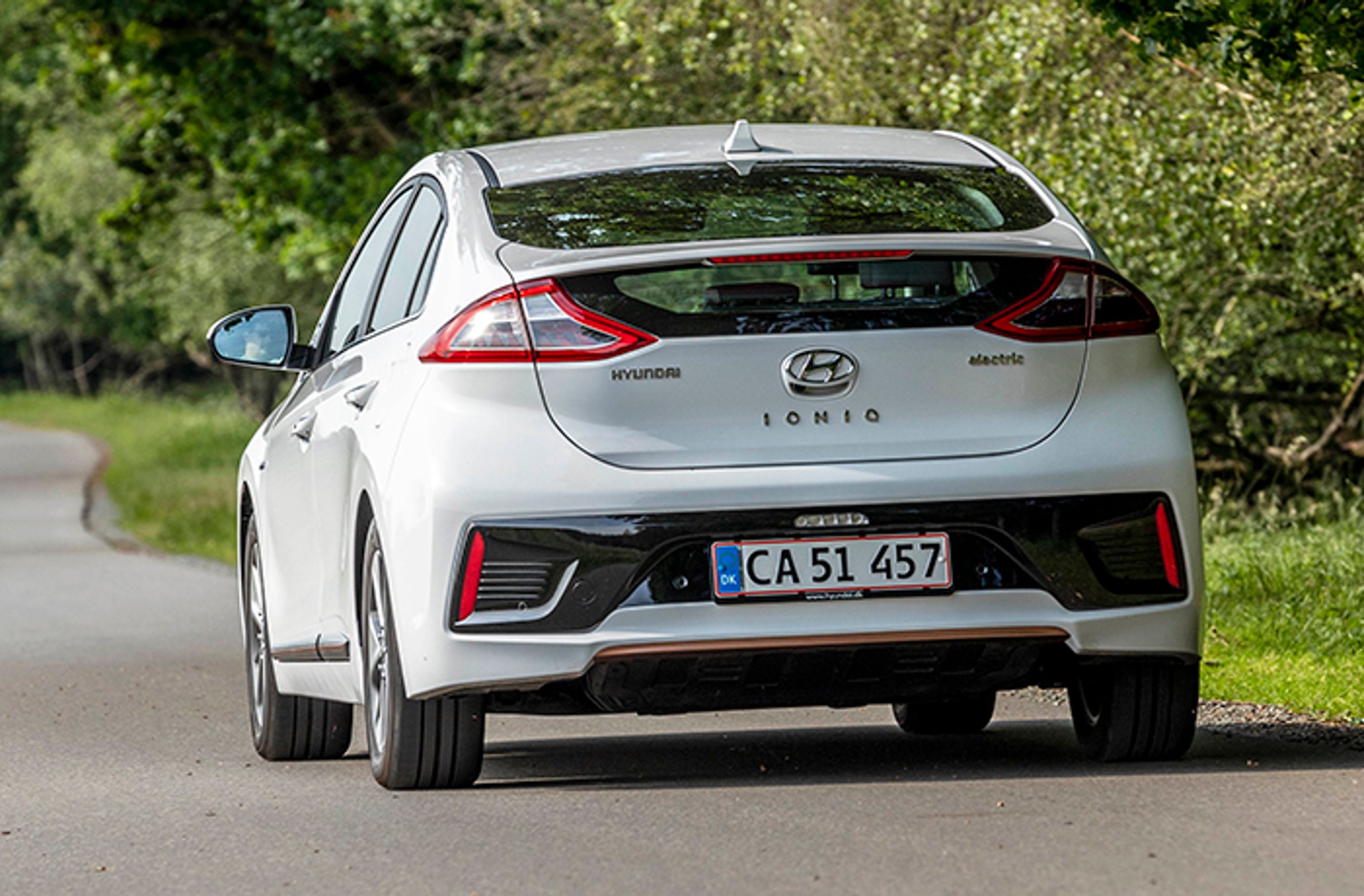 Hyundai Ioniq set bagfra