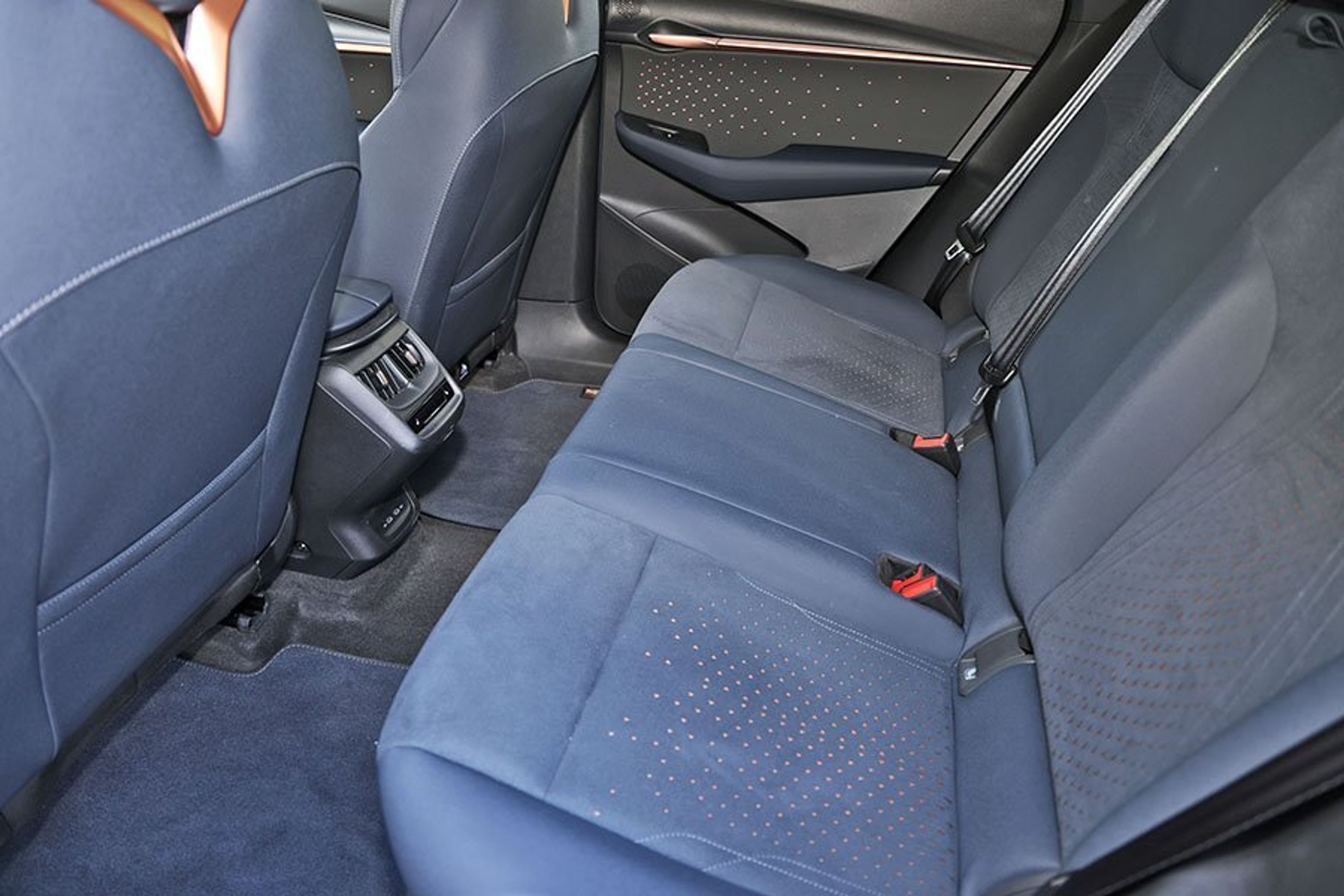 Bagsæder i en Cupra Tavascan