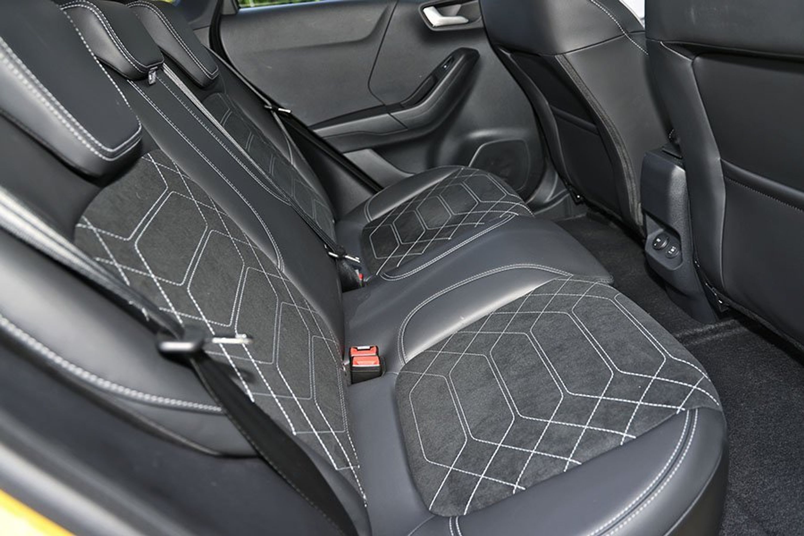 Bagsæder i en Ford Puma