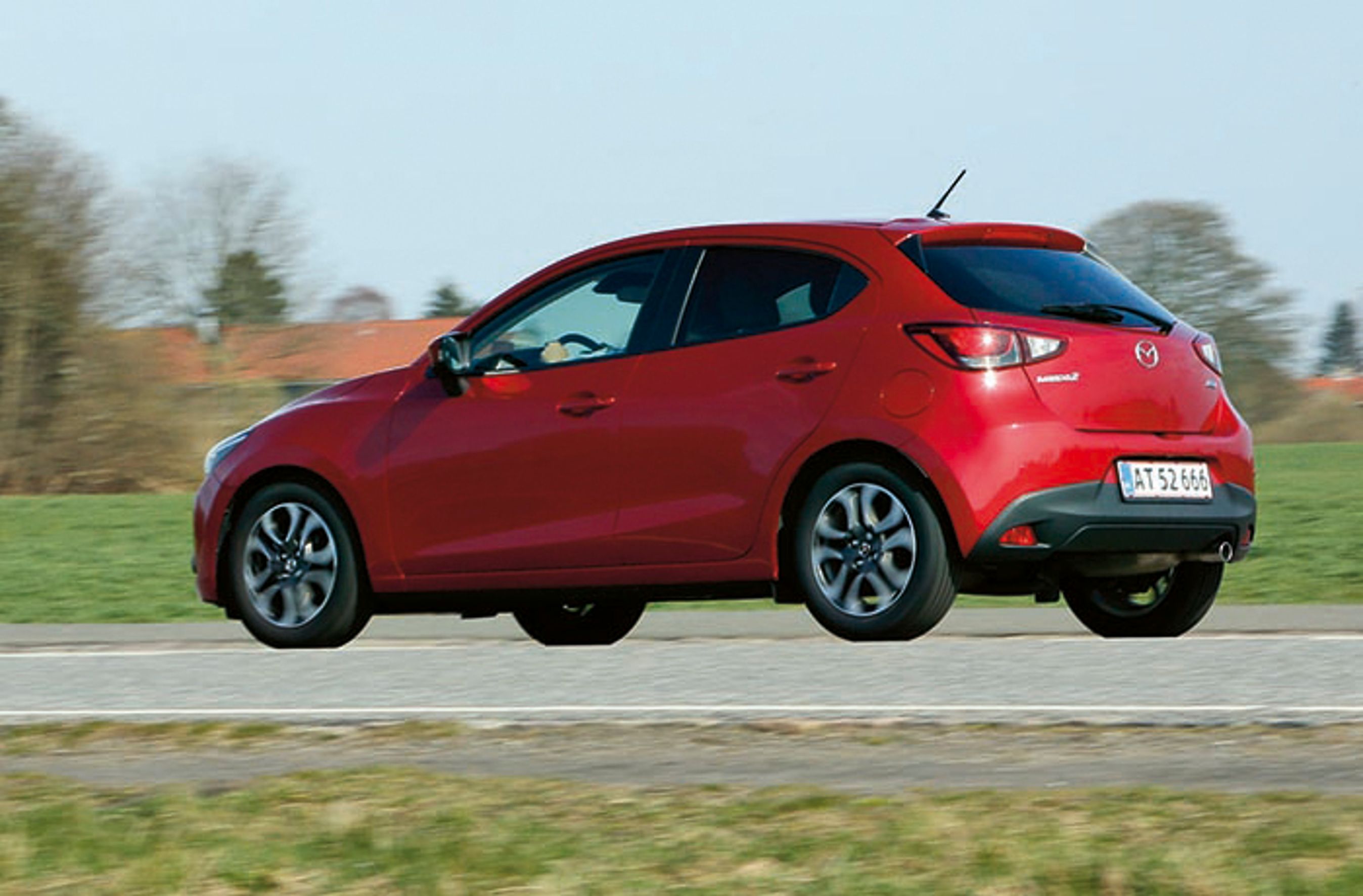 Mazda 2 bagfra