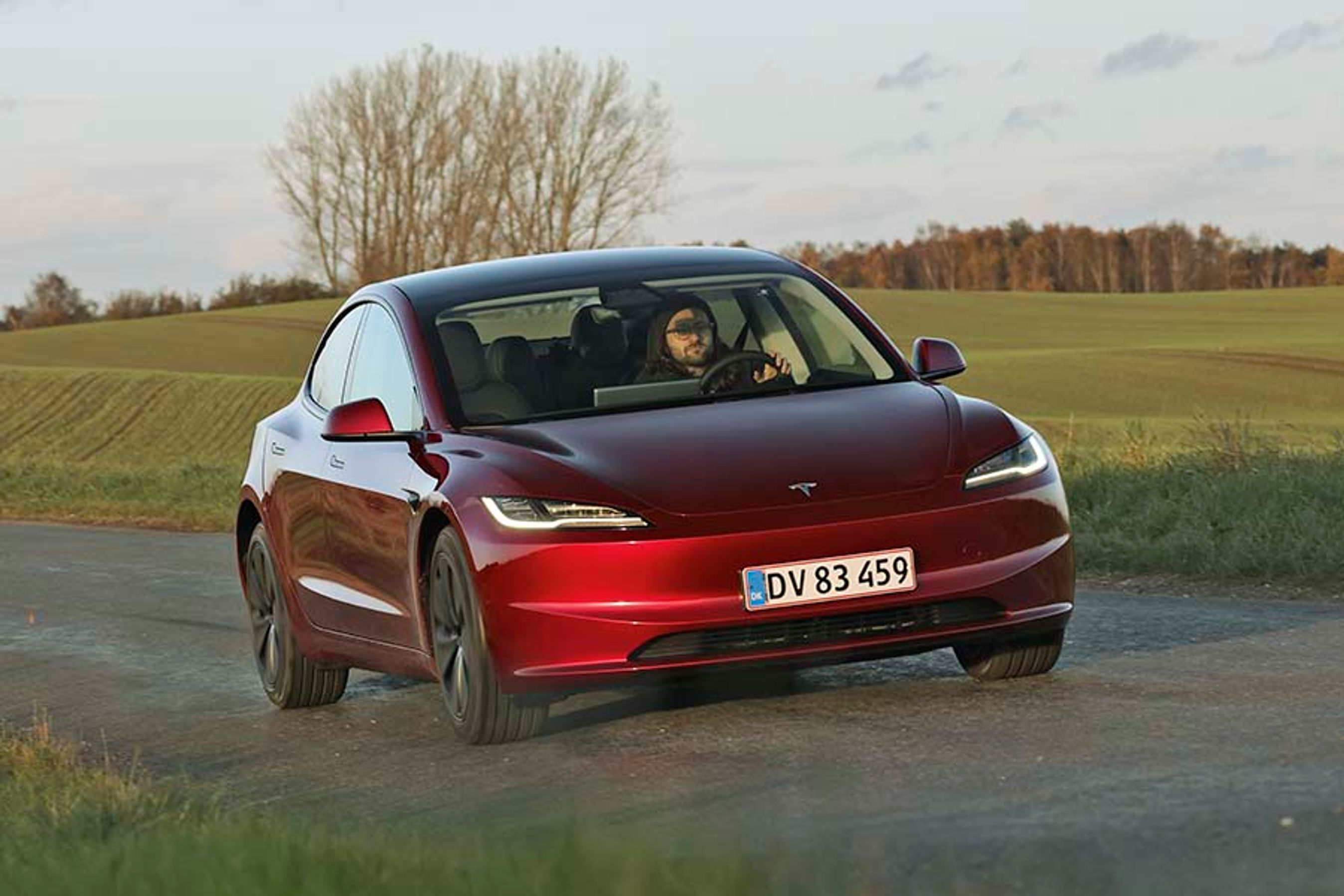 Faceliftet er let at genkende på de nye meget smallere forlygter.