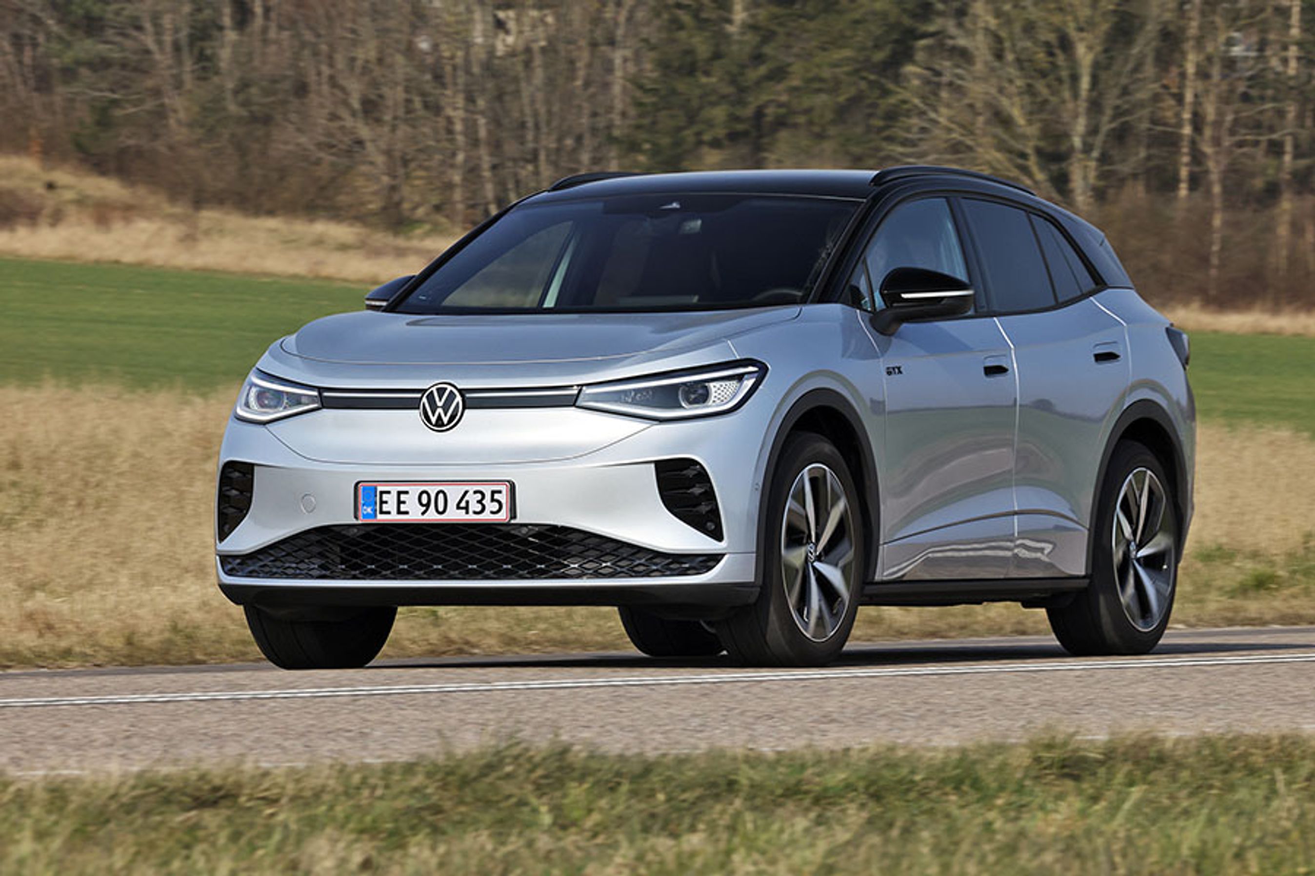 GTX-udgaven er toppen i modelprogrammet for VW ID.4. Den har firehjulstræk, koster 430.000 kr. og leveres altid med sortmalet tag.