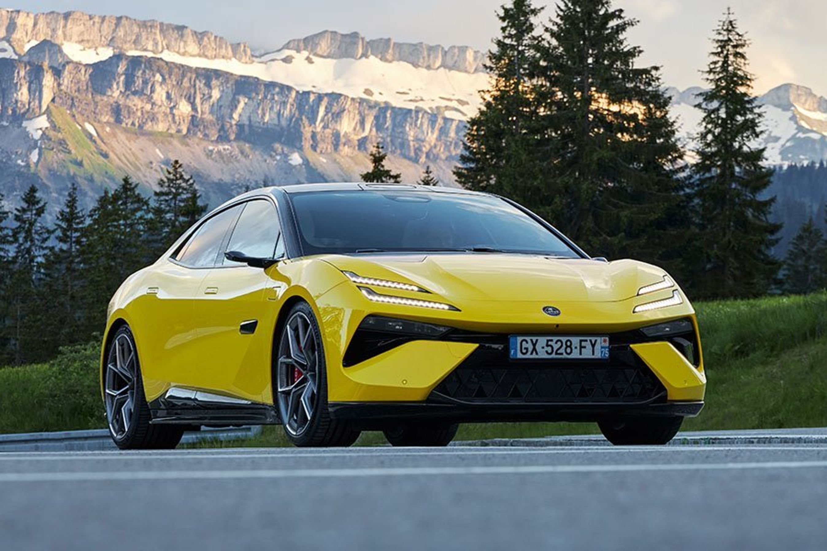 Lotus Emeya set forfra