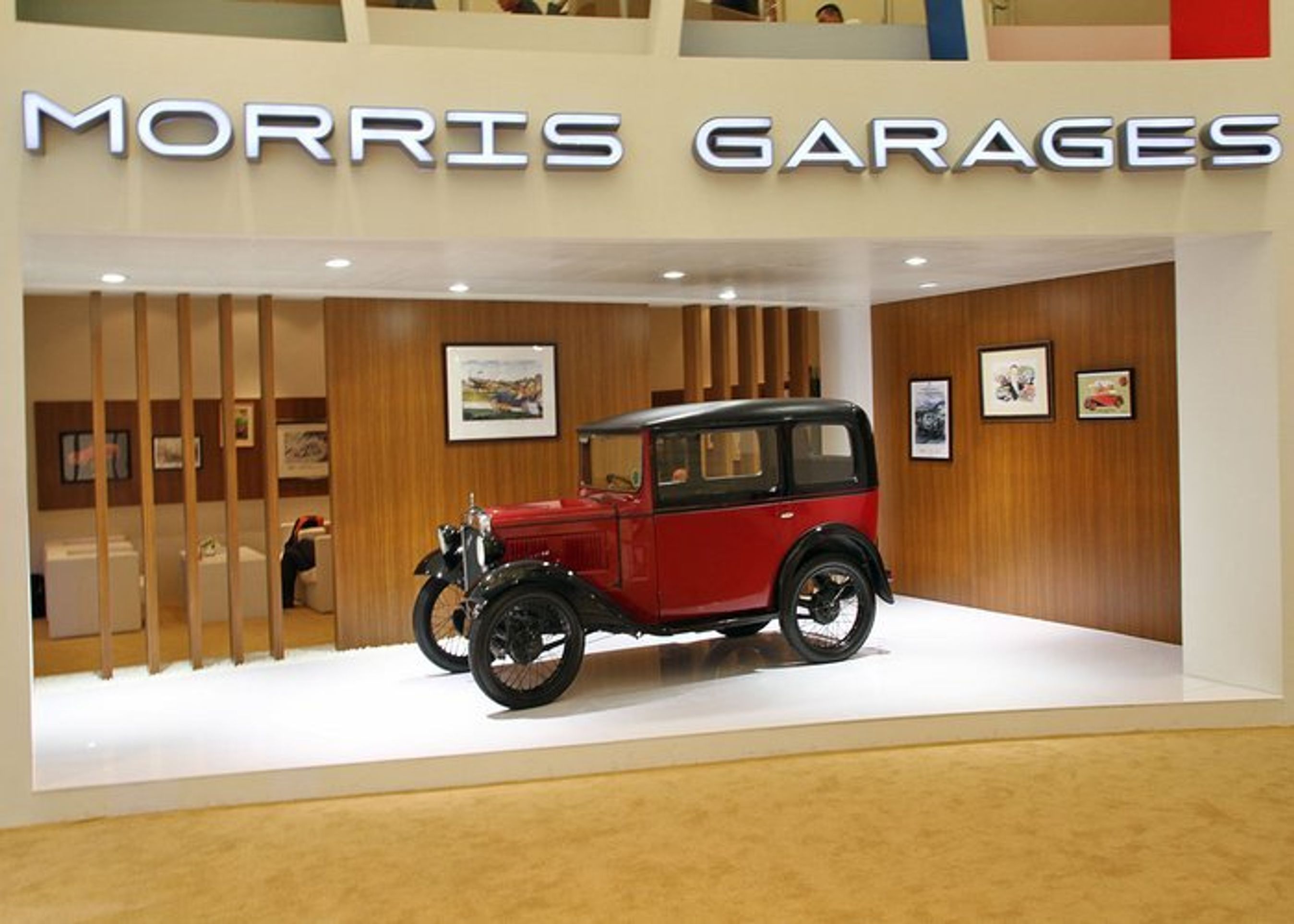 MG markedsfører sig i Kina som noget meget britisk og bruger der MG-betegnelsen skrevet helt ud: Morris Garages.