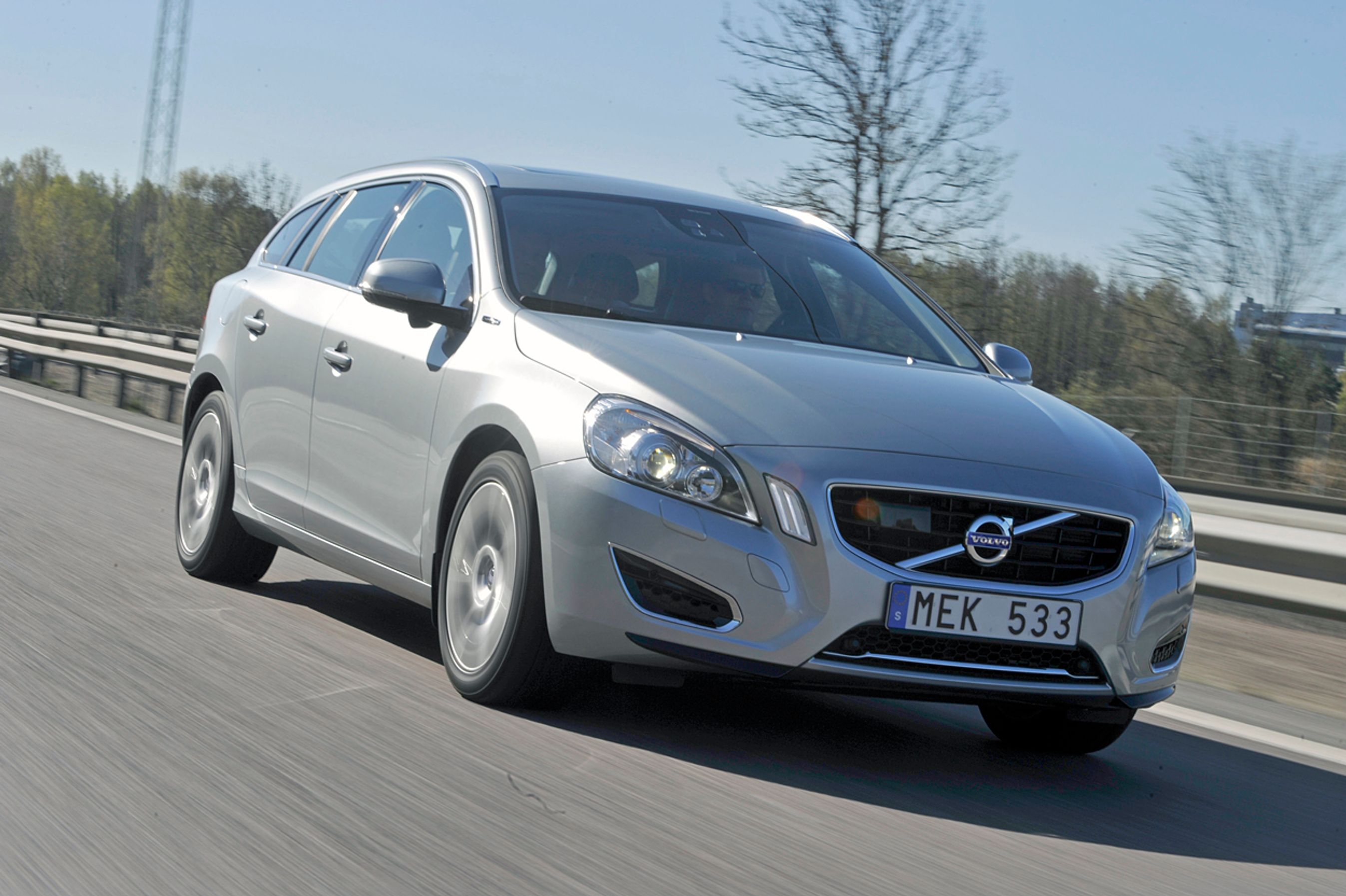 Volvo V60 D6 AWD er verdens første diesel-opladningshybrid.