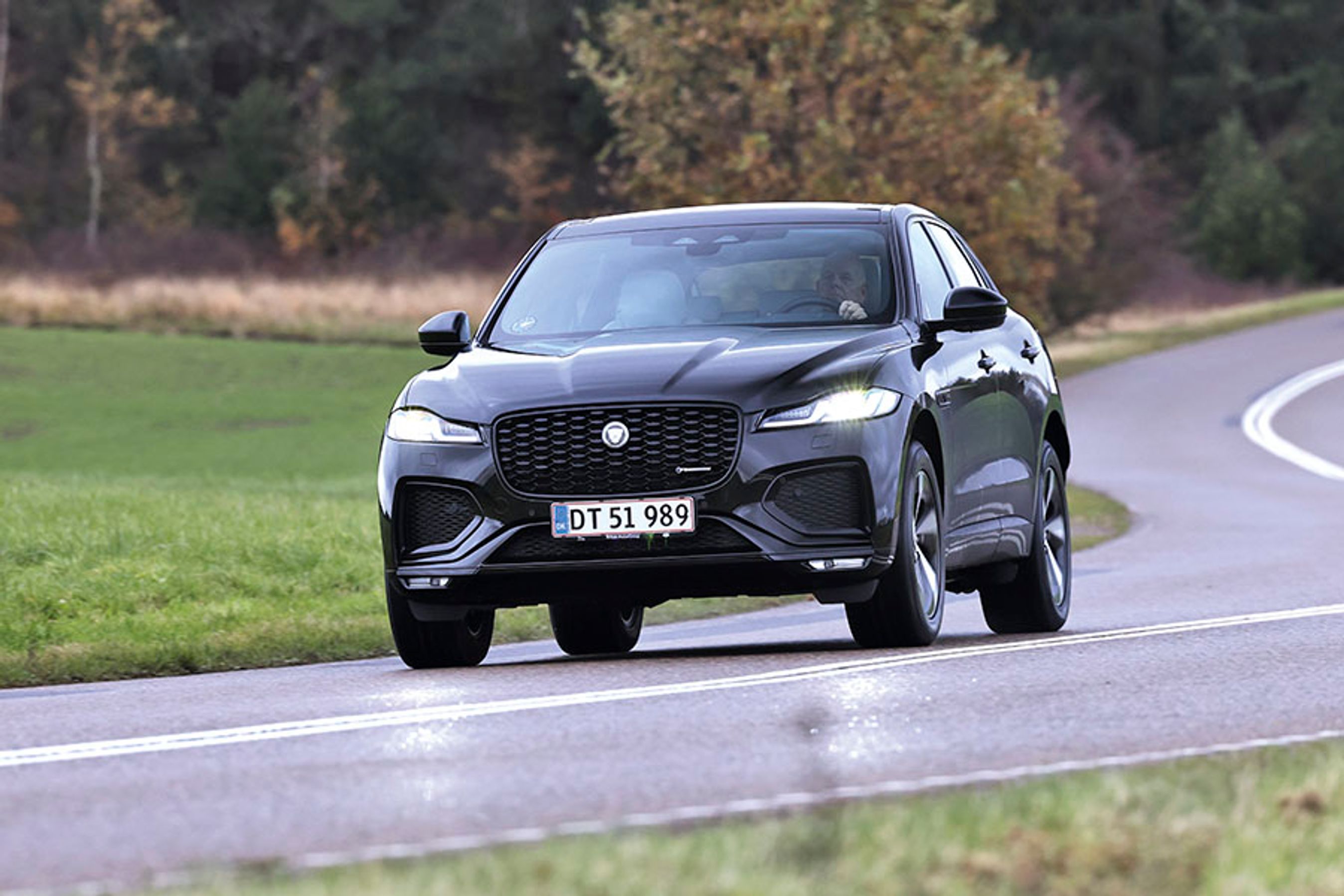 F-Pace kom frem i 2016, og er Jaguars mest sælgende model. Den bliver bygget i England i Solihull, der især er kendt for produktion af Land Rover.