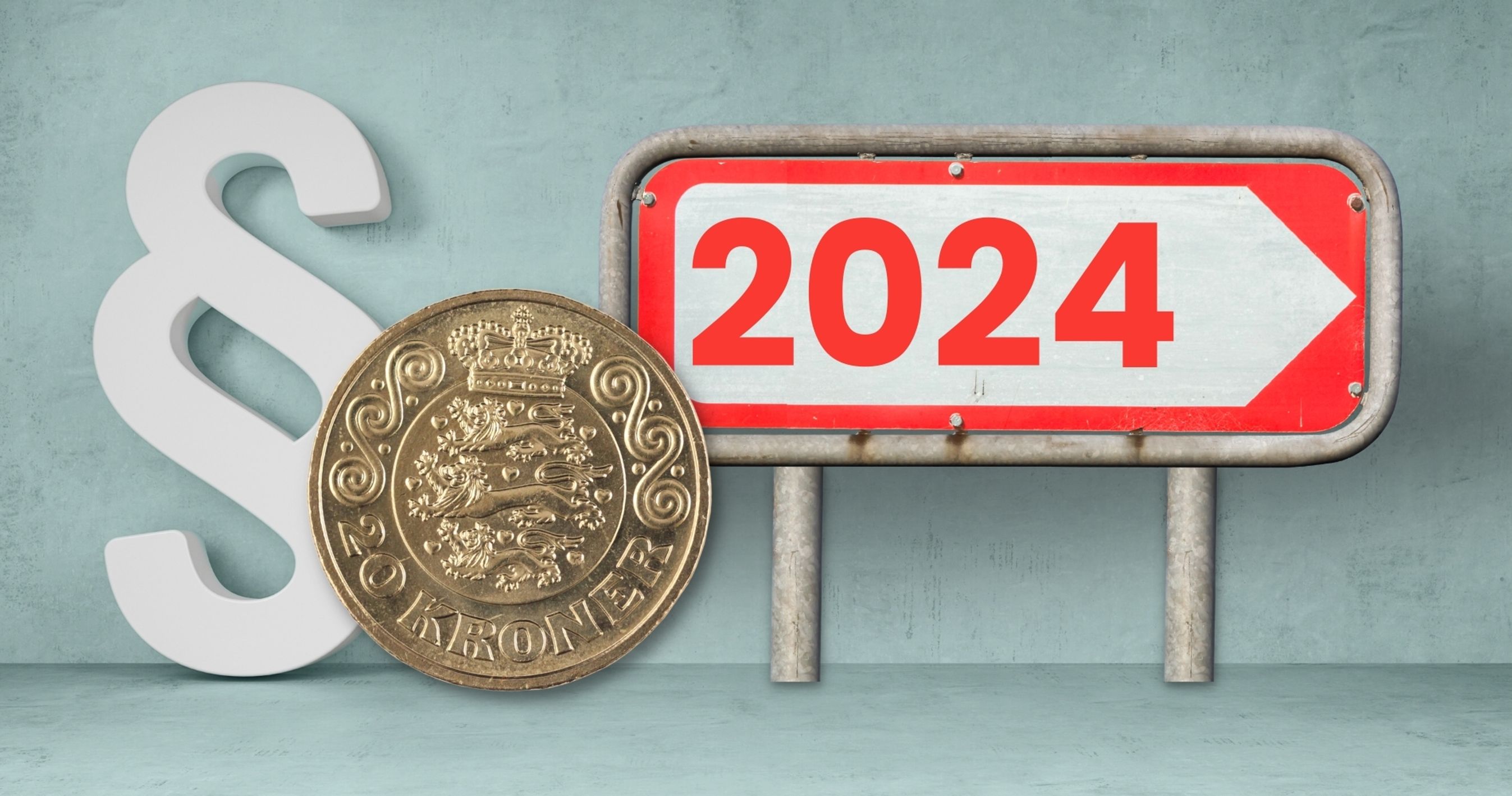 Illustration med paragraftegn, mønt og vejskilt med pil mod 2024