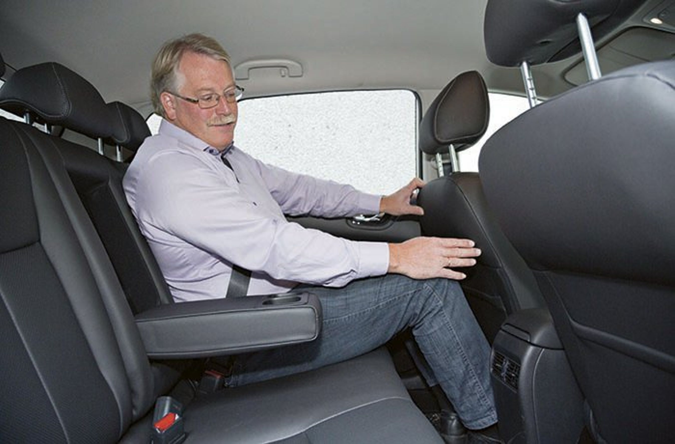 Nissan Pulsar plads i kabinen