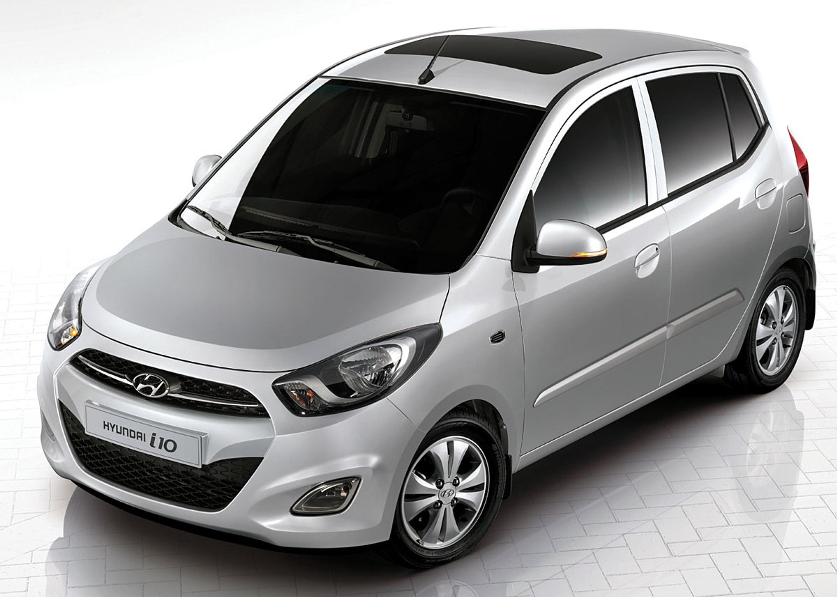 Hyundai har nu komplet sikkerhedsudstyr som standard. Hold dog øje med gamle modeller uden ESC og gardinairbags.