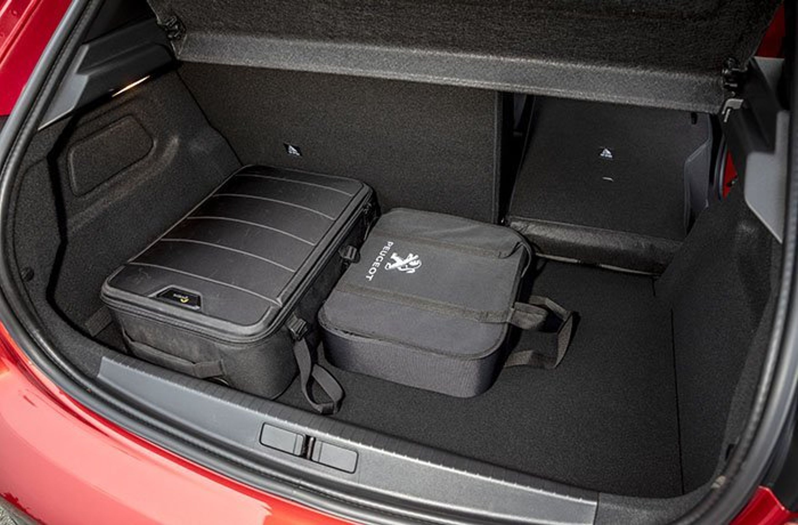 Peugeot e-208 bagagerum