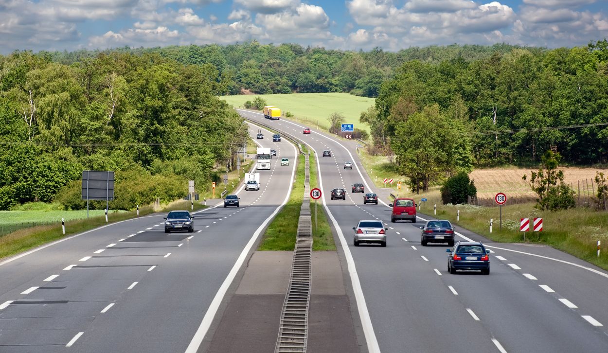 Sensommertrafik på tysk motorvej