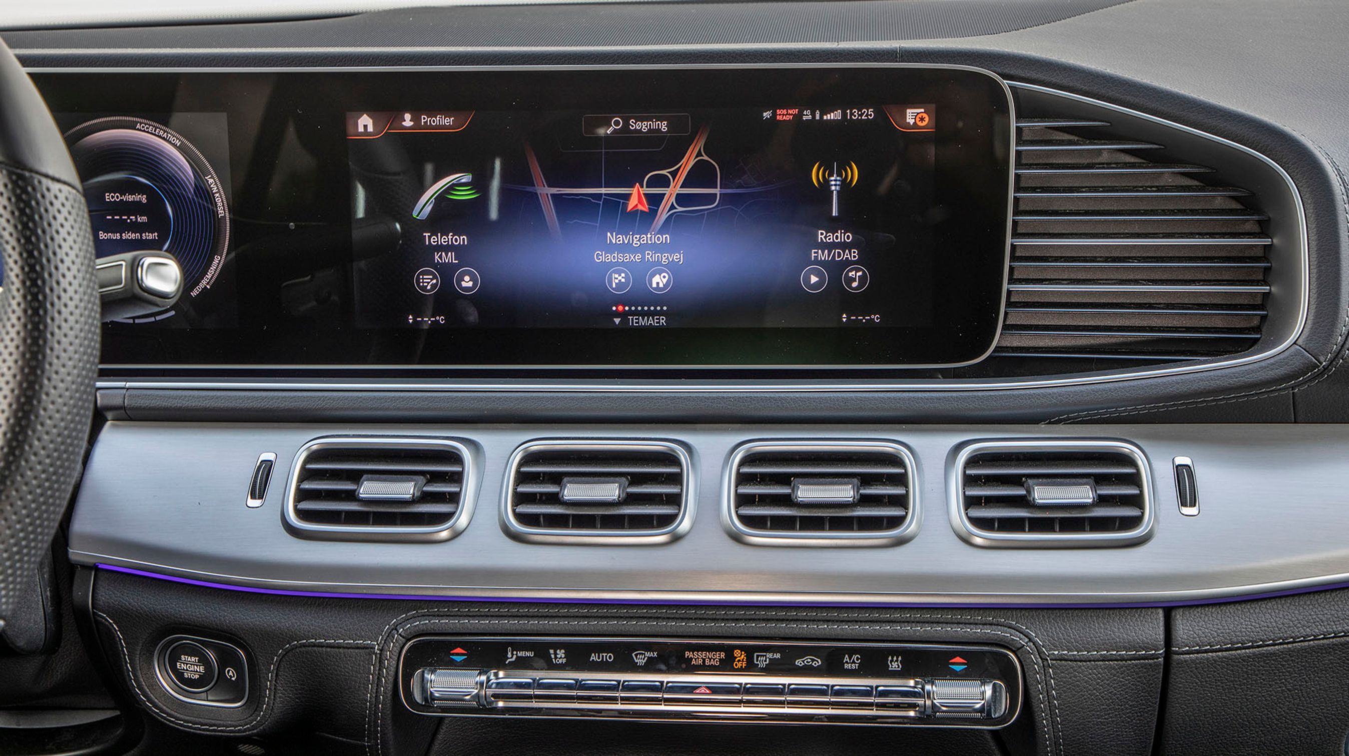 GLE har fået MBUX, der er Mercedes nye generation af skærmbetjening. Fordi skærmen er så stor, bliver ikonerne lige vel store. Det havde været smartere med lidt mindre ikoner, så alle funktioner var på samme skærmbillede.