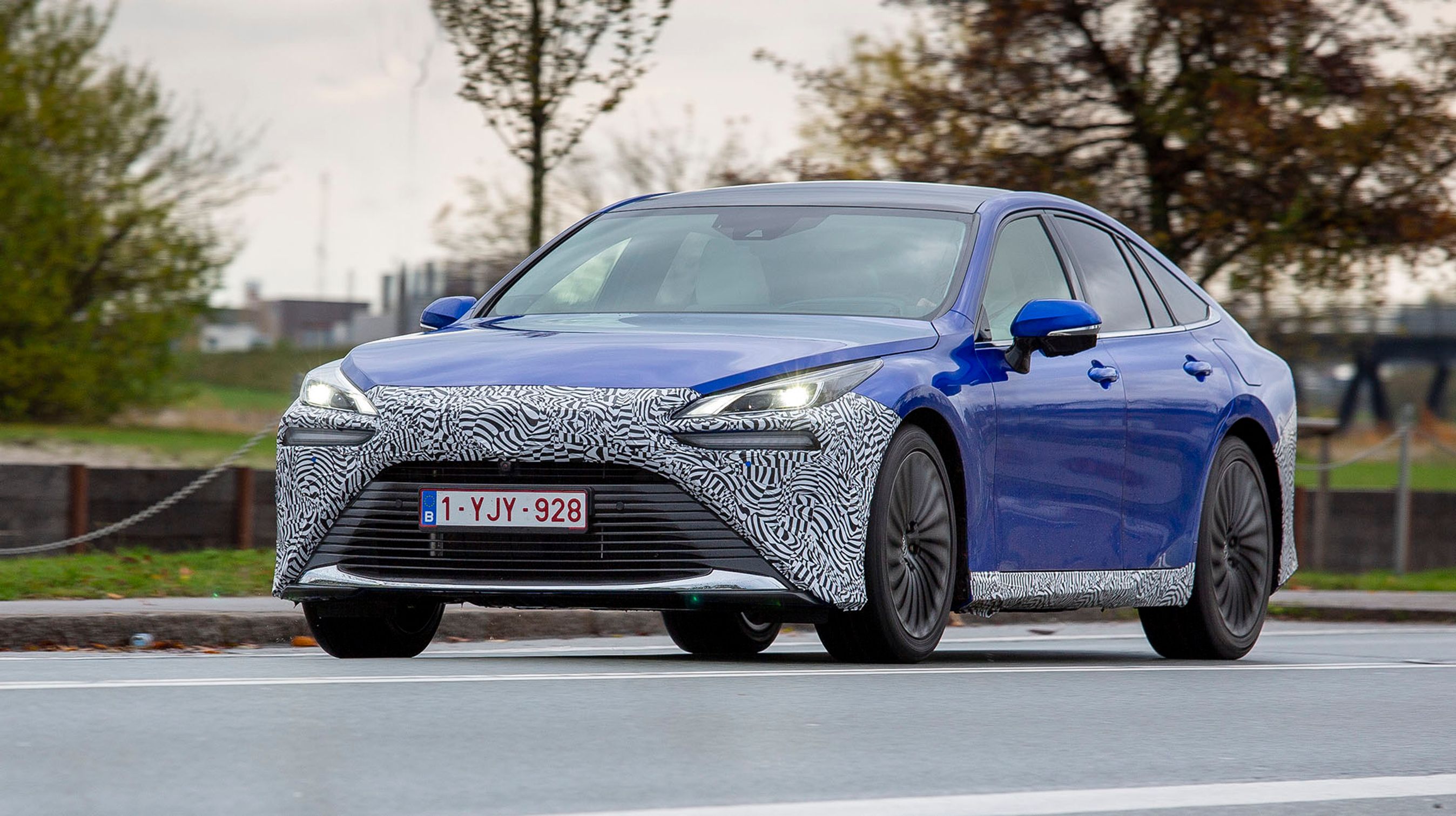 Toyota Mirai set forfra