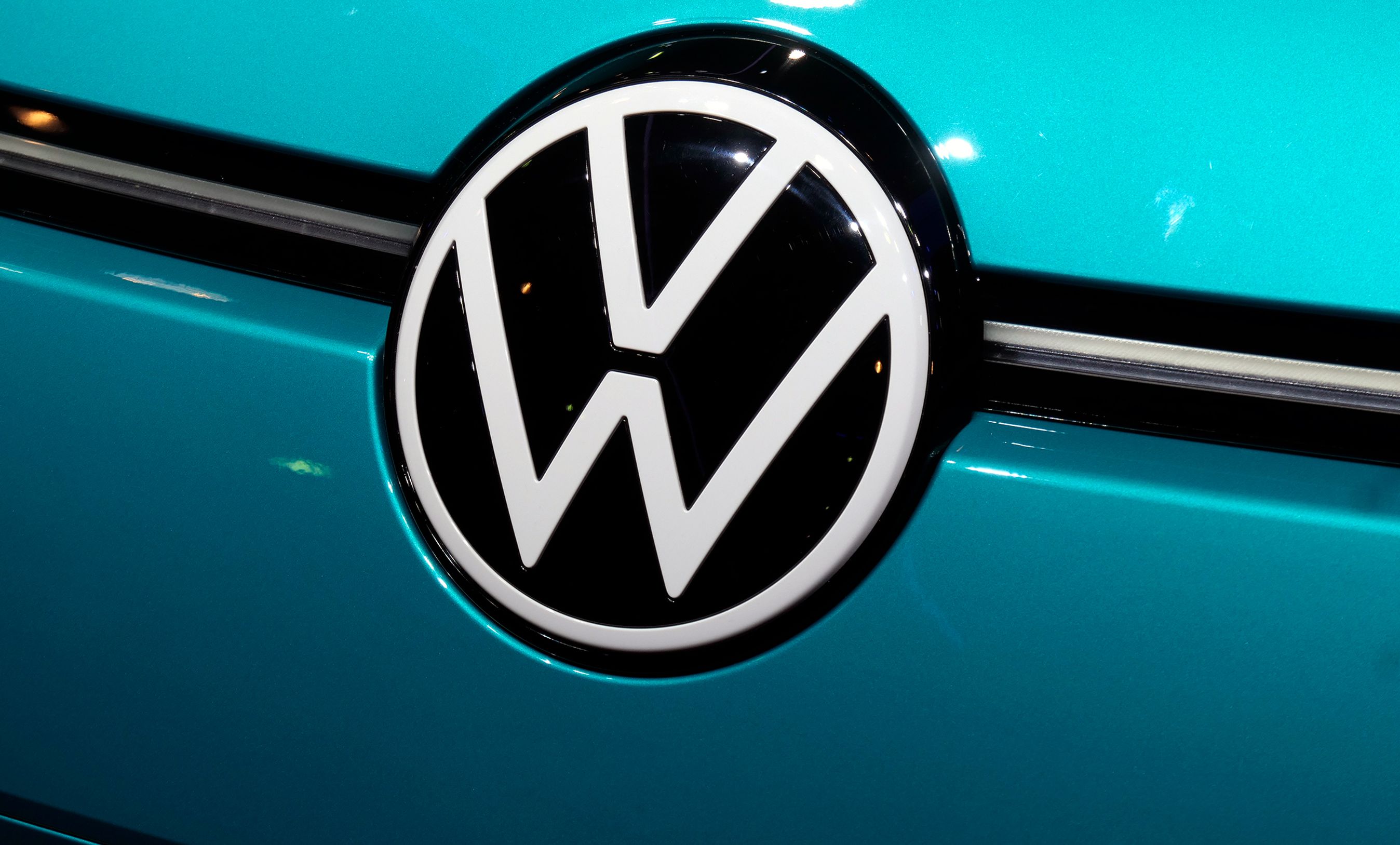 VWs nye logo - på fronten af elbilen ID.3.