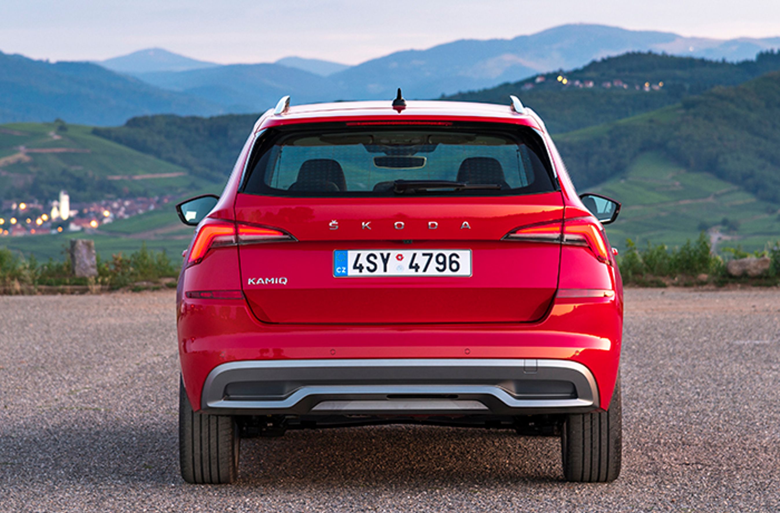 Skoda Kamiq set bagfra