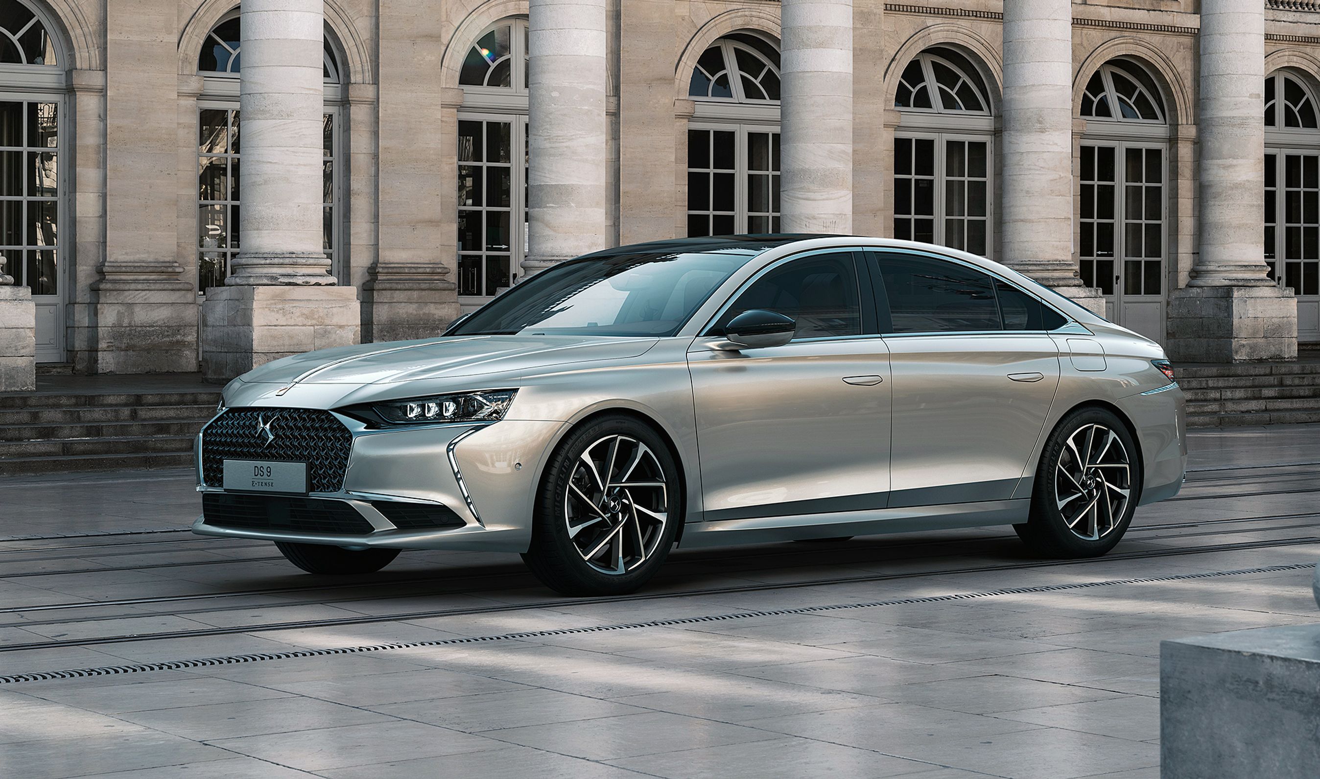 DS 9 er en kommende fransk limousine.