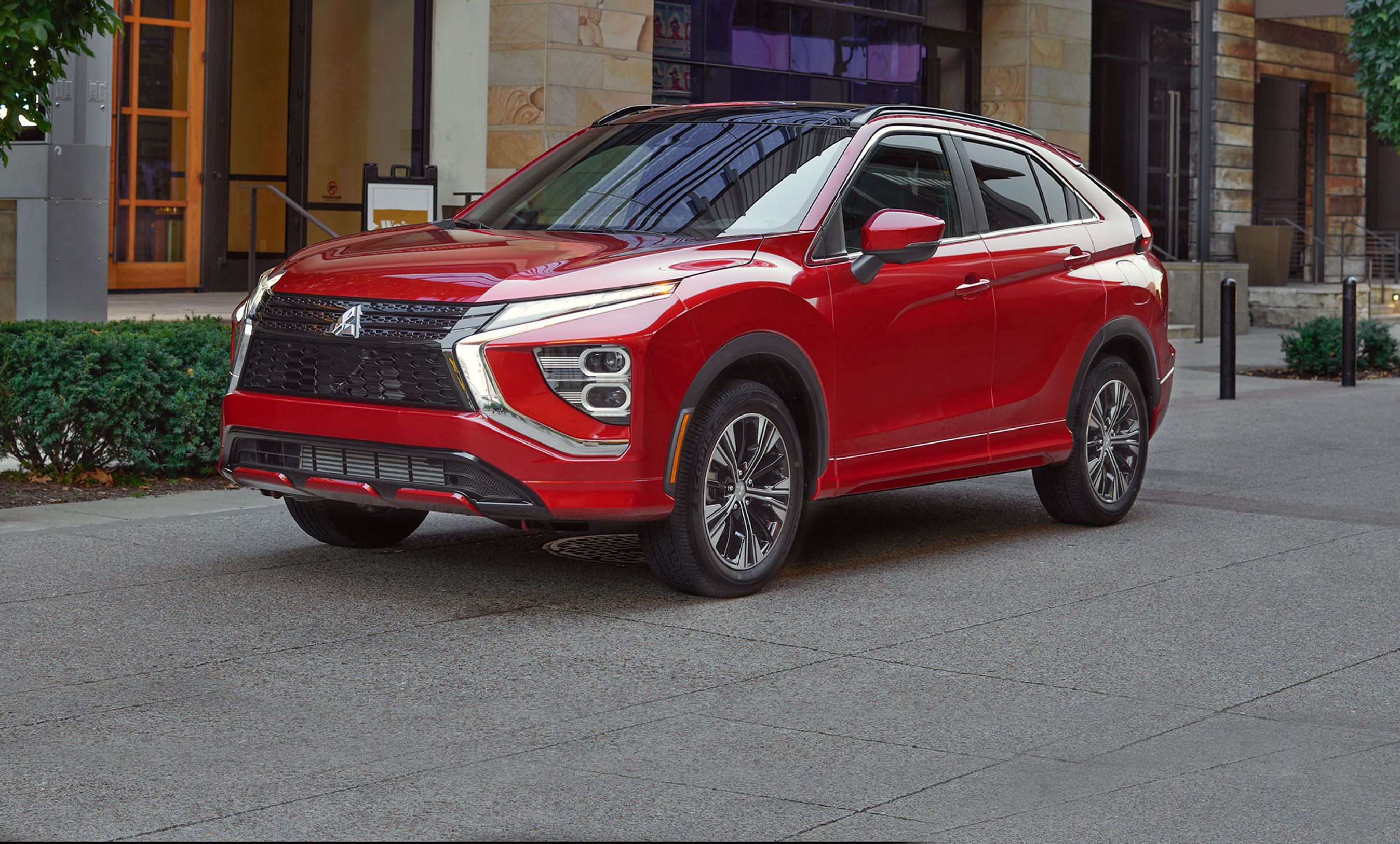Mitsubishi Eclipse Cross er blevet fornyet og fås som plugin-hybrid.