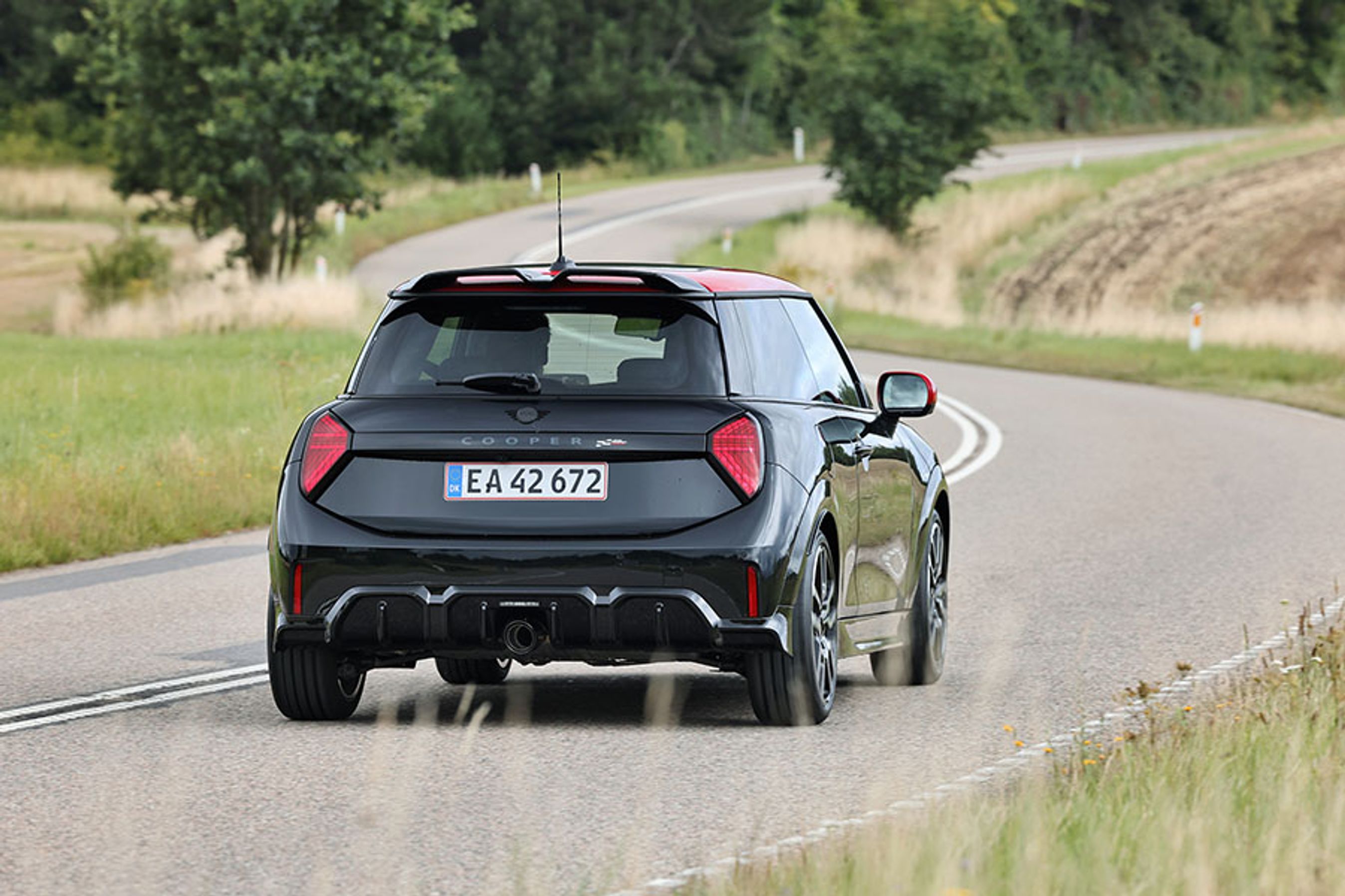 Baglygterne har stadig indbygget aftenvisning af Union Jack-flaget. Men det er i en ny form som følge af den visuelle opdatering af Mini-modellen. 