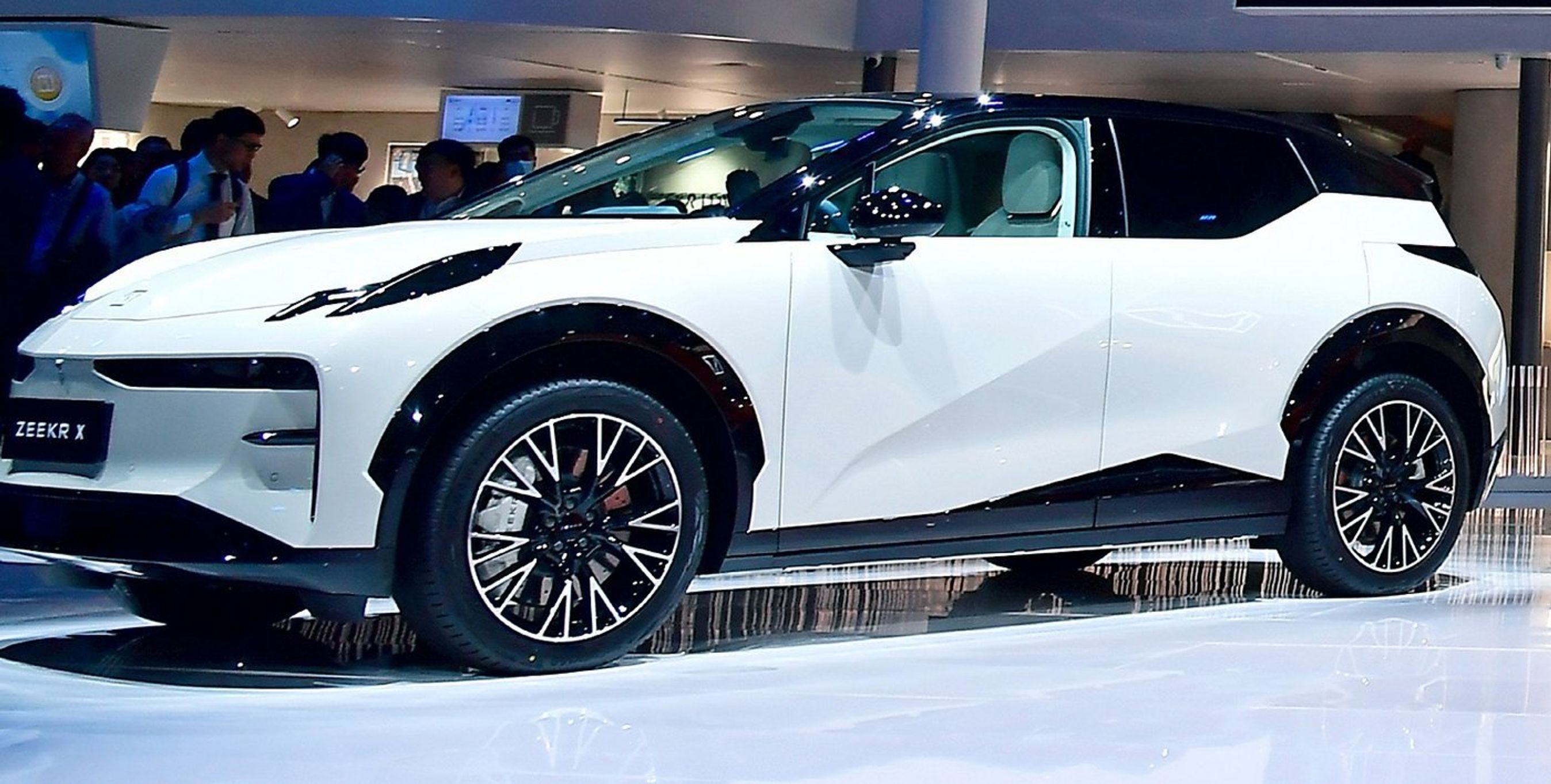 Zeekr X forfra.