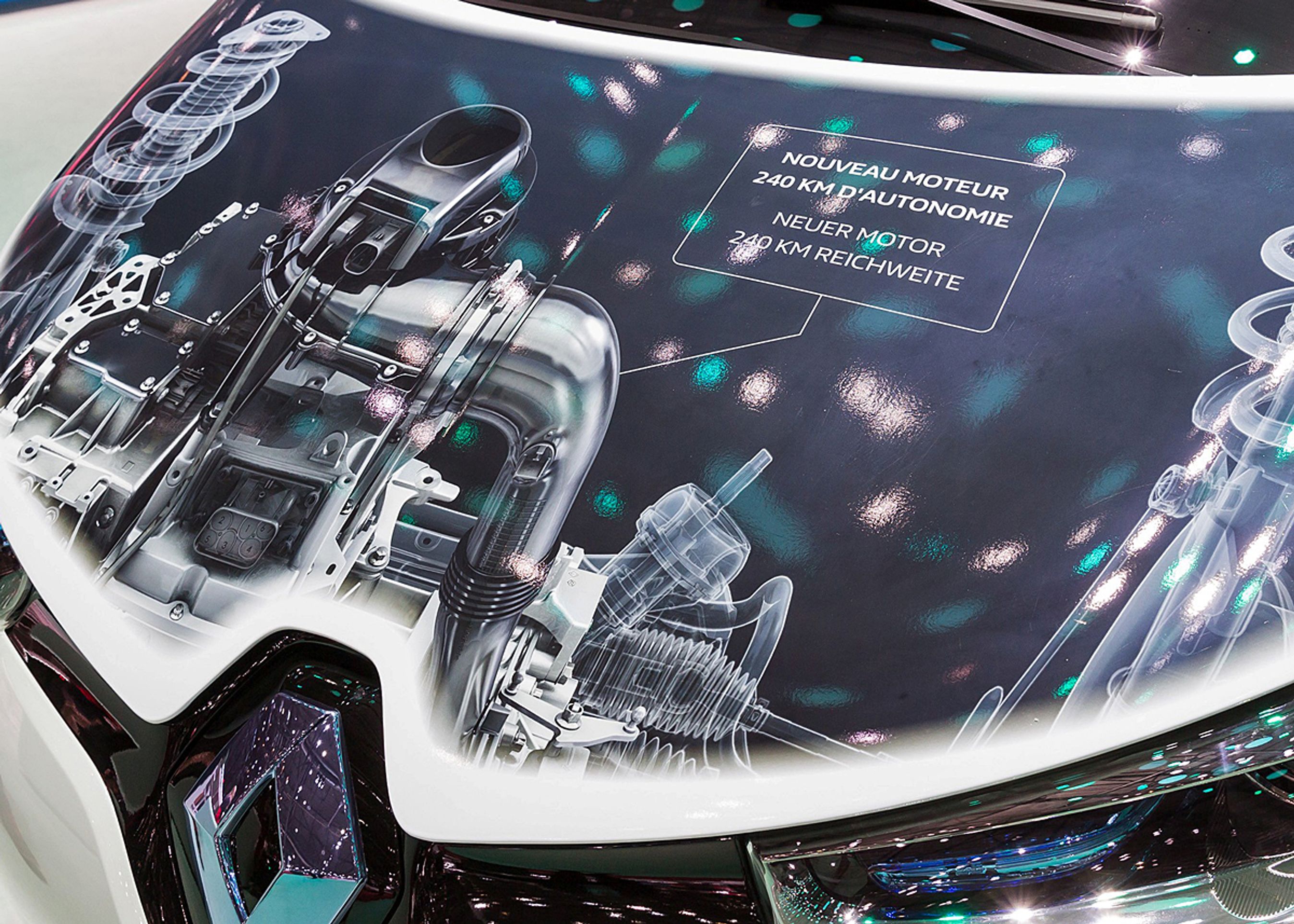 En ny elmotor udviklet og produceret af Renault selv giver Zoe 30 km ekstra rækkevidde efter normen. Motoren er også 25 mindre end hidtil.