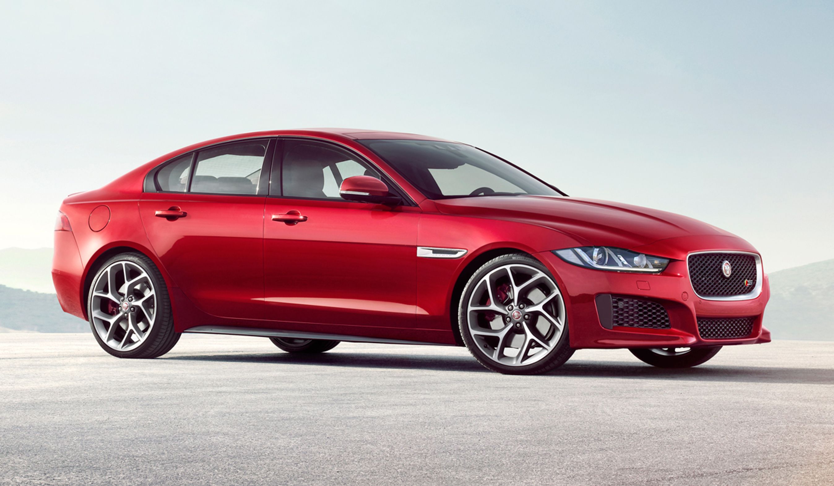 Jaguar XE.