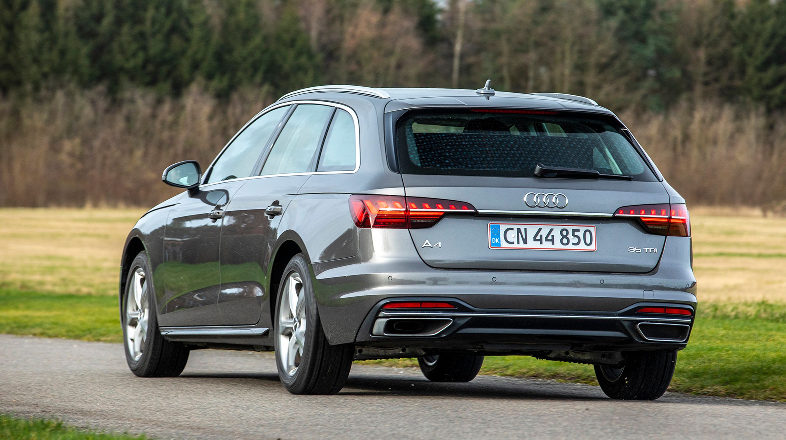 Avant er Audis navn for en stationcar. Linjerne er flotte, og både kabine og bagagerum er flot integreret i designet.
