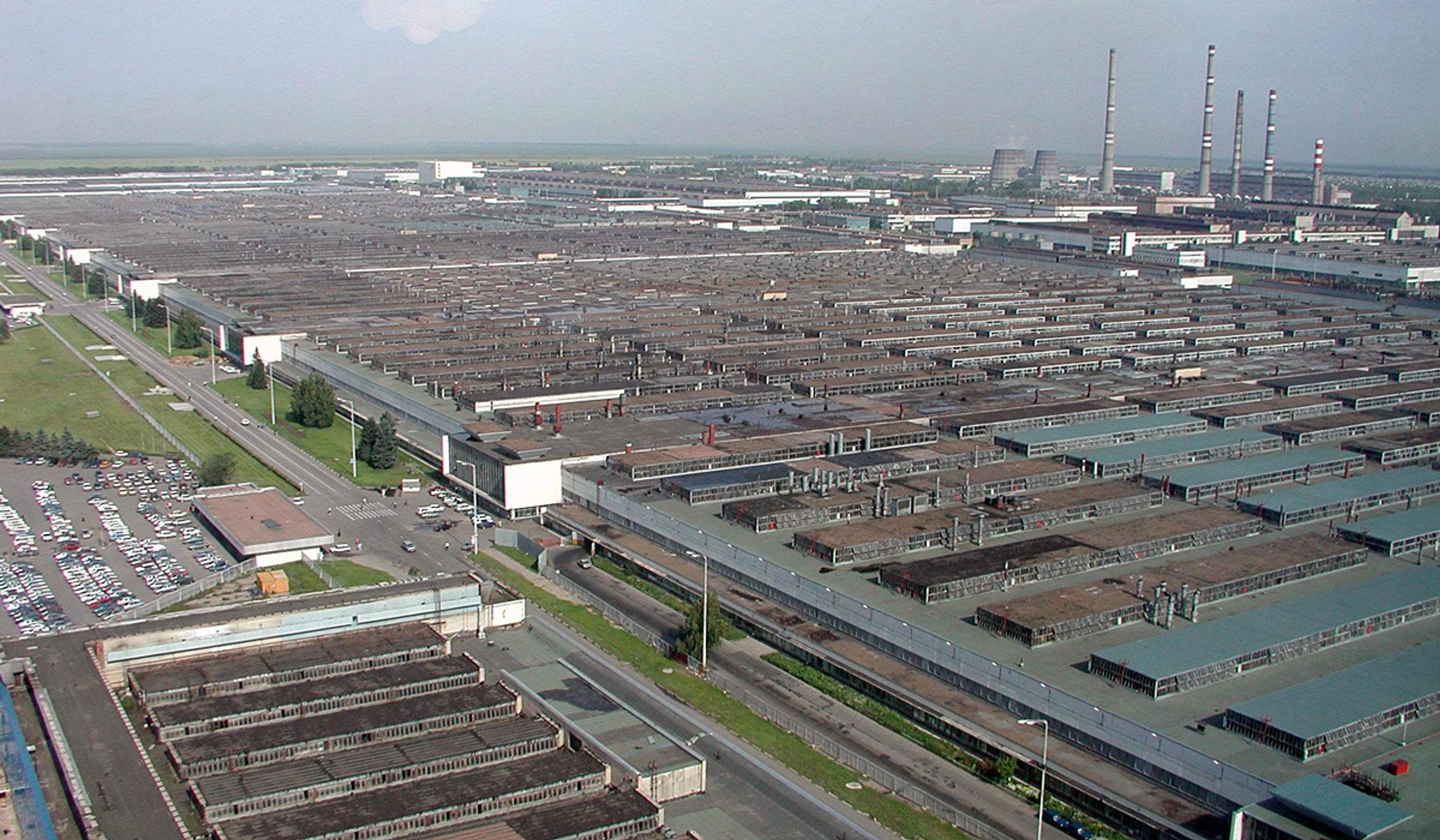 Russiske Autovaz en af verdens største bilfabrikker – fabrikken i Togliatti. Her bygges Lada, Nissan og snart også Renault.