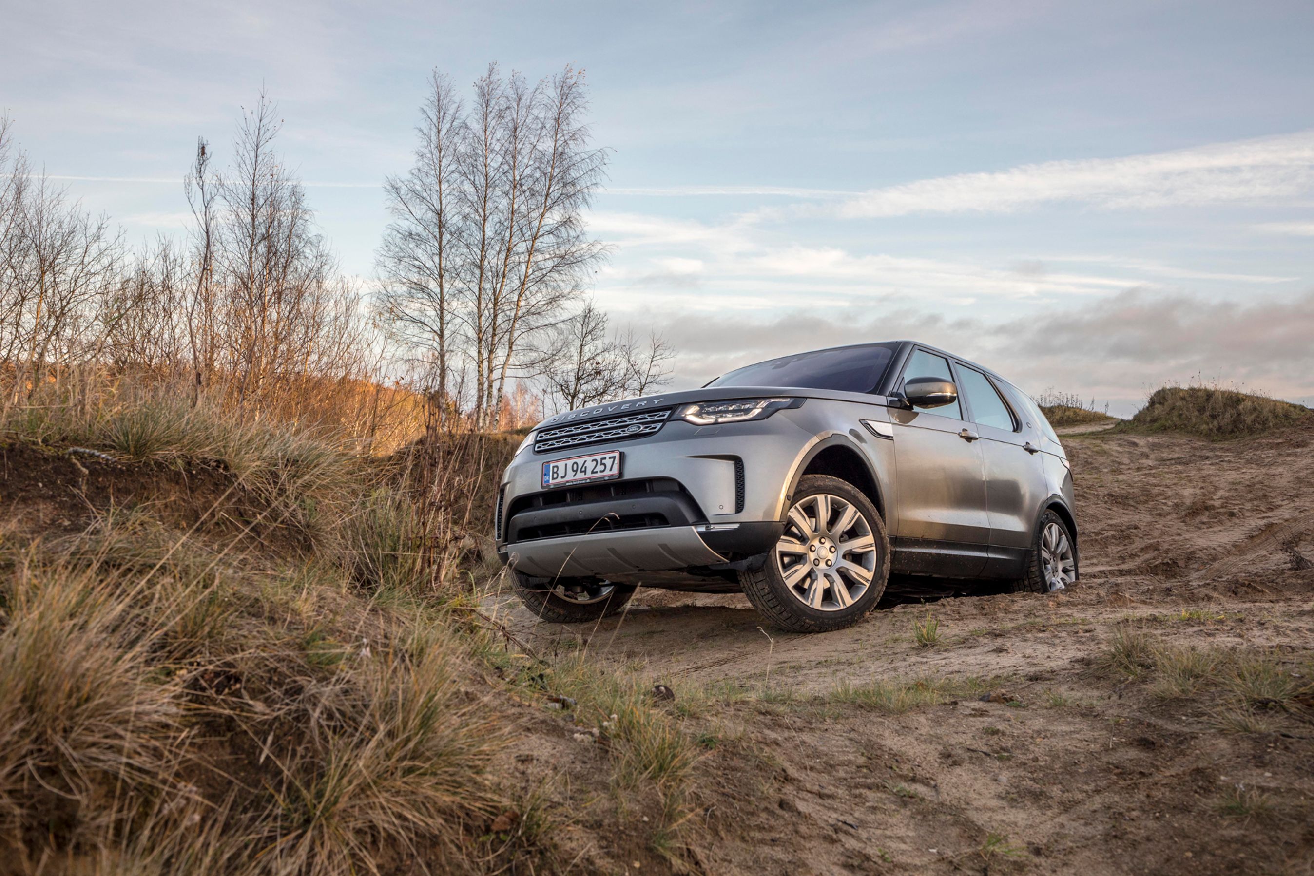 Land Rover Discovery i terræn