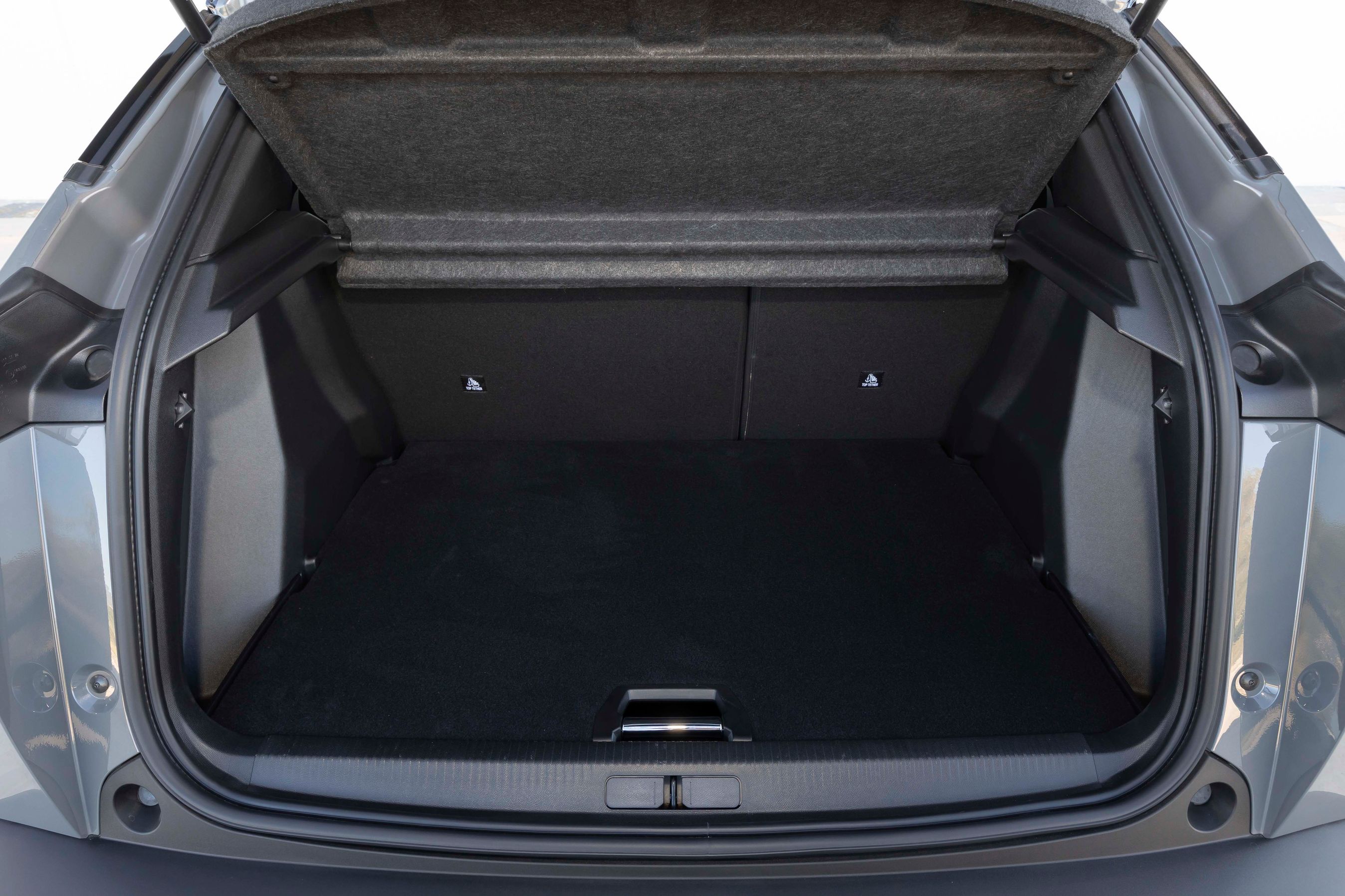 Bagagerummet er på 405 liter.