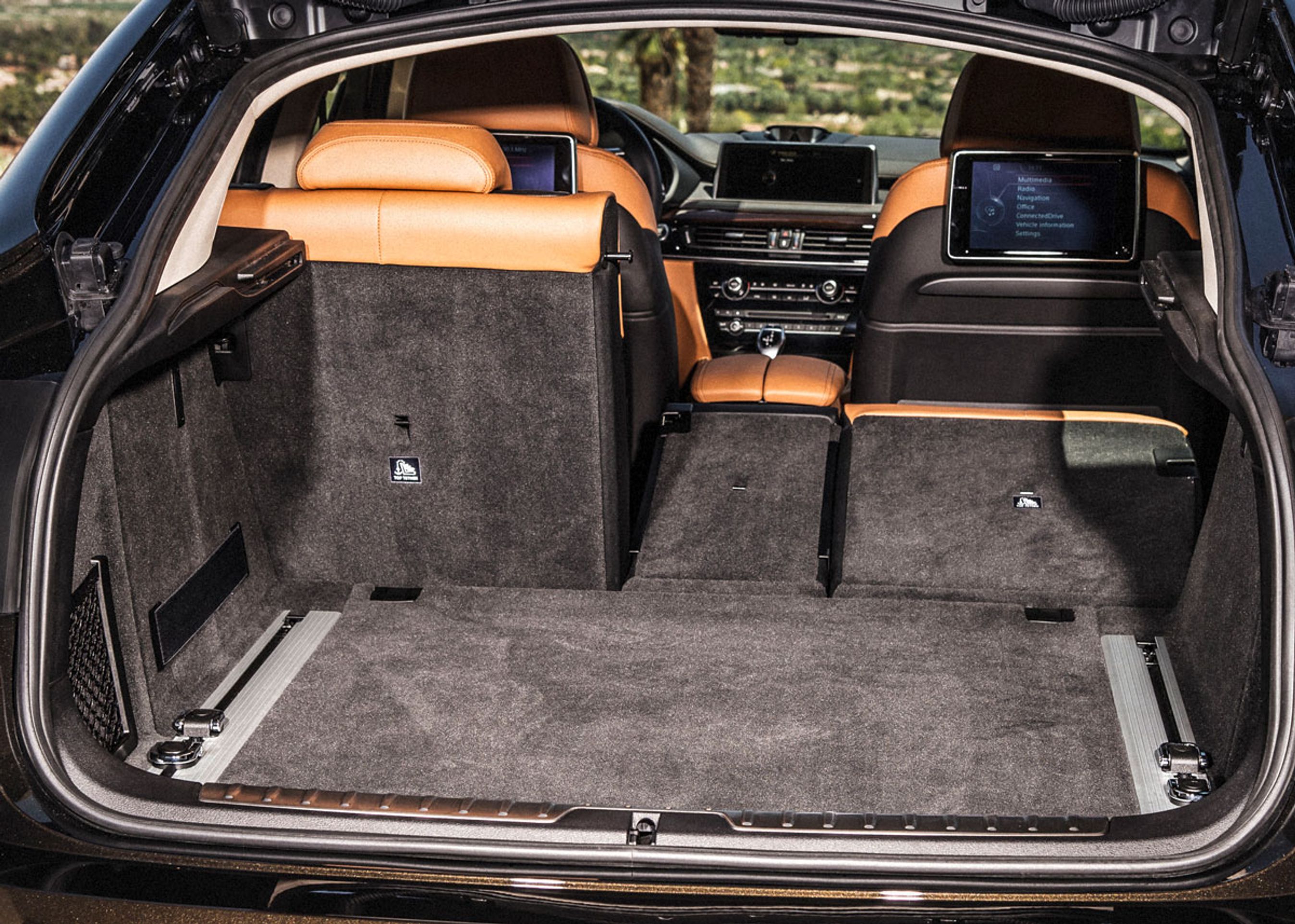 Bagagerummet er på 580 liter og kan udvides til 1.525 liter med bagsæderne lagt frem.