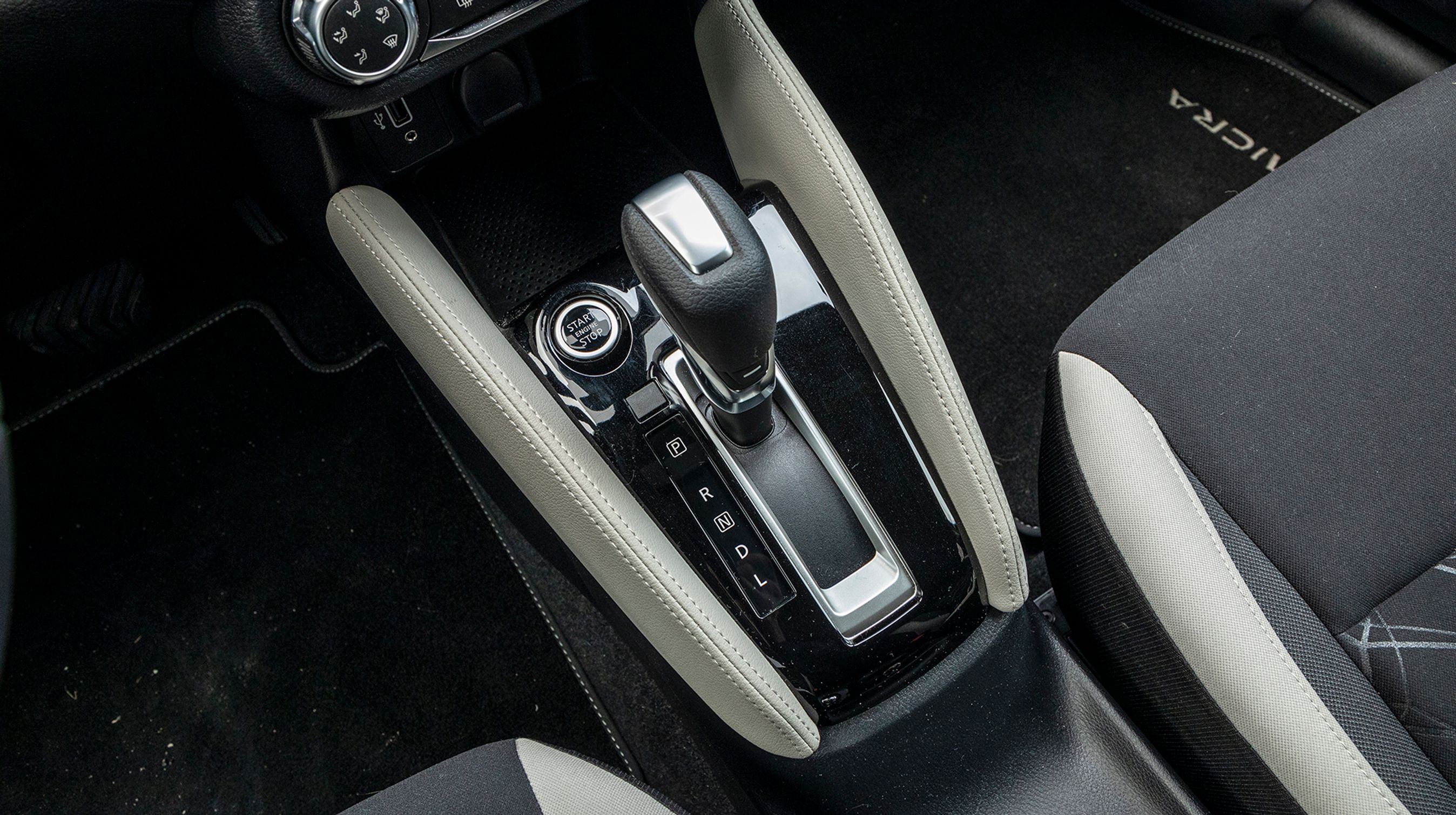 Selve gearvælgeren er af den traditionelle type, som ikke kan gå automatisk i ”P”-position, når man standser motoren.