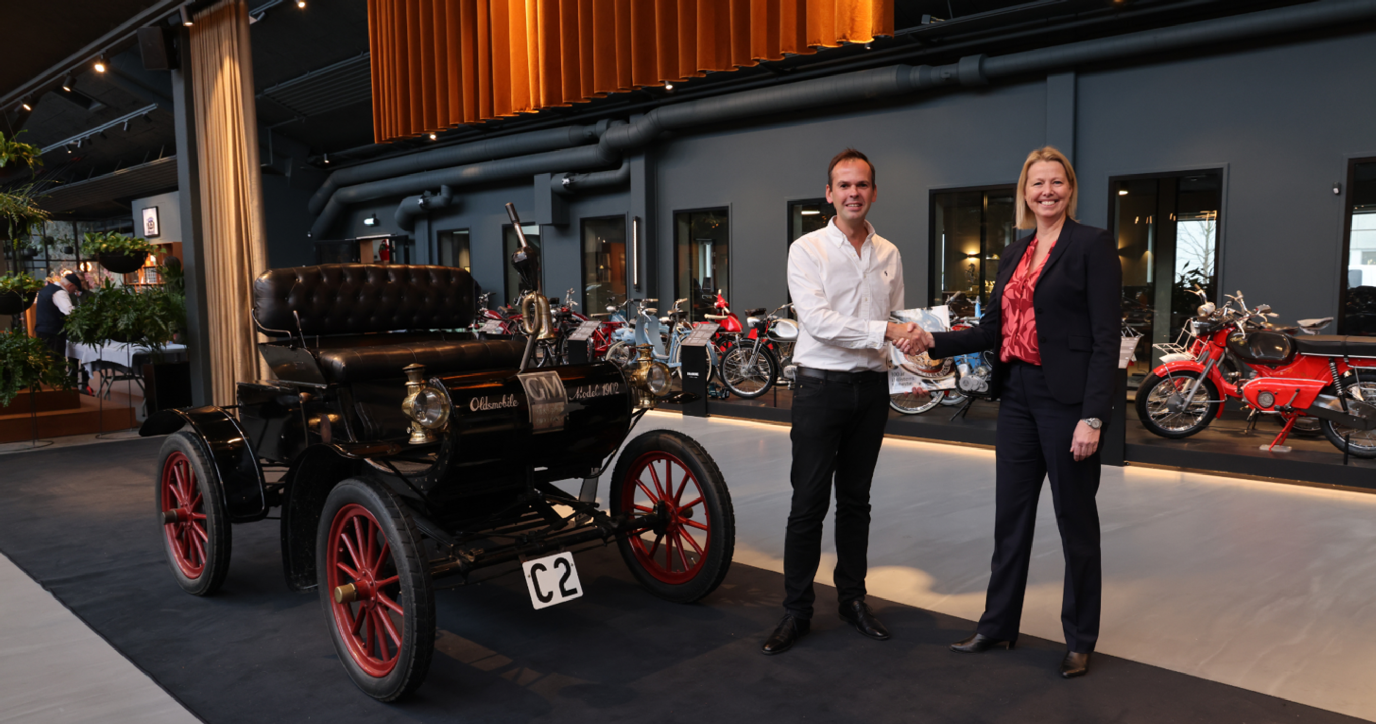 Oldsmobilen overdrages