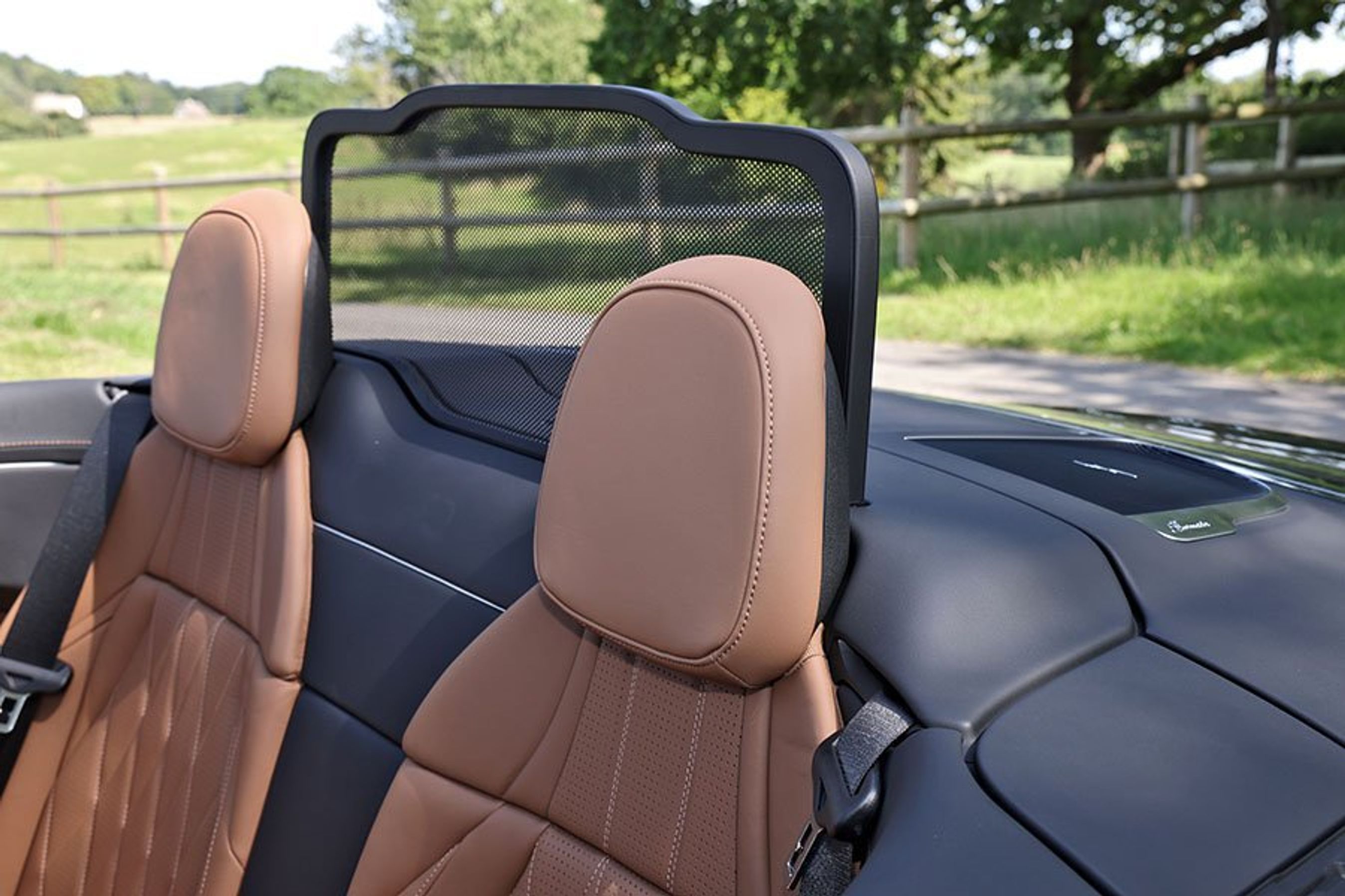 Vindskærm i en Mercedes CLE