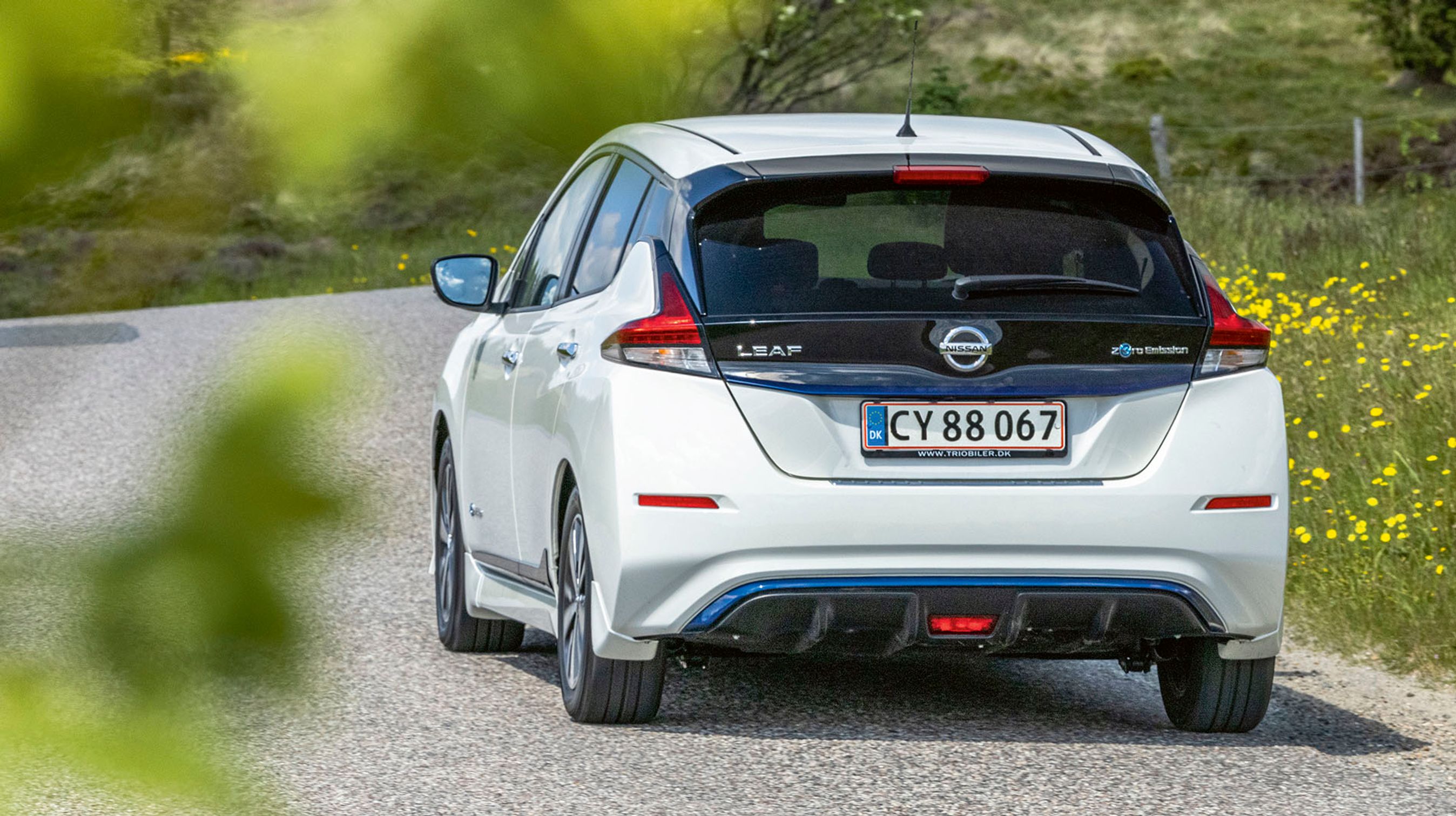 Nissan Leaf fås i to versioner med enten et stort eller et lille batteri. Her er det udgaven med det lille batteri, vi har testet i Acenta-udgaven. Den er netop sat ned i pris til bare 204.300 kr.
