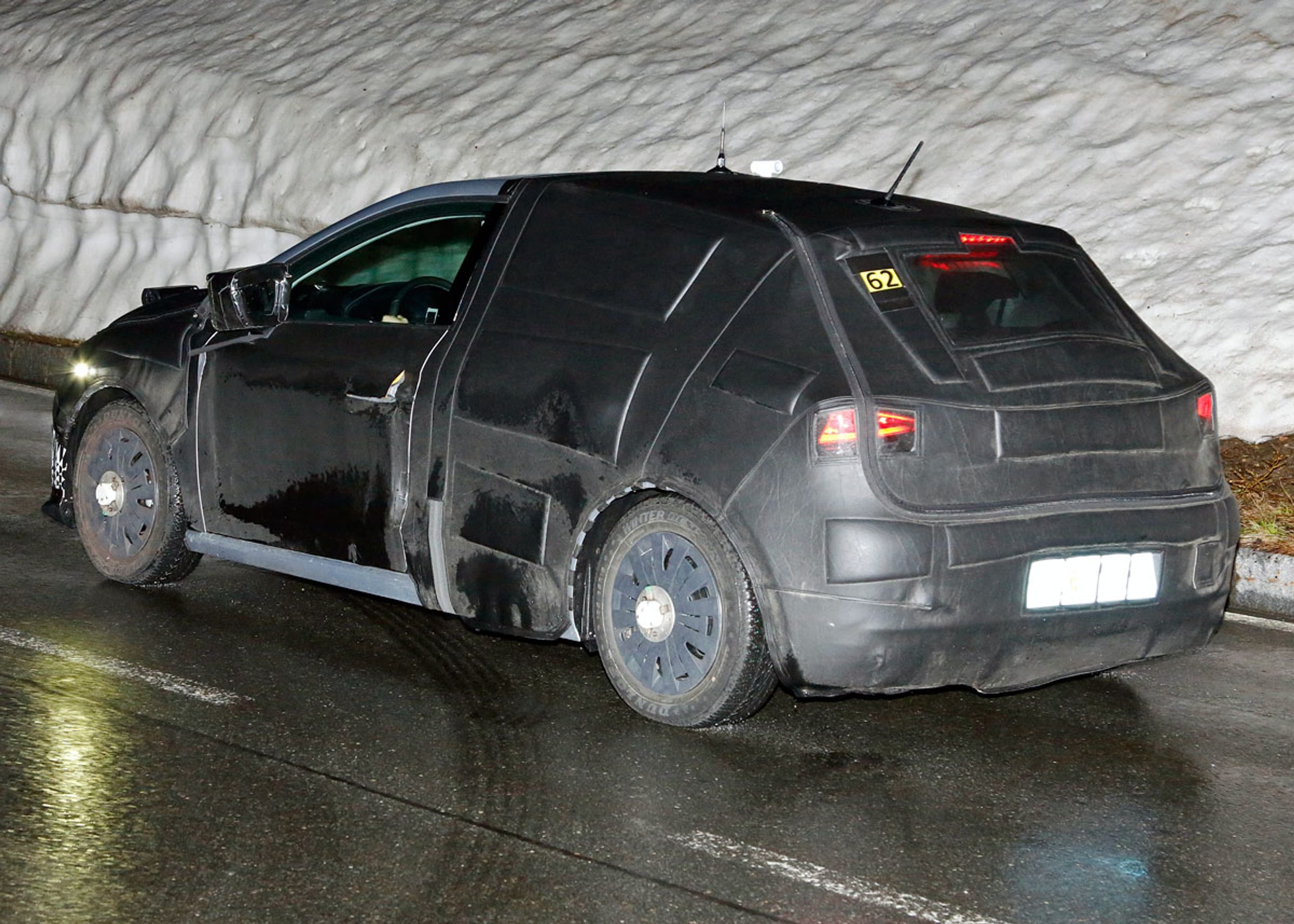 Lygtehuset går ind i den kantede bagklap. Fotos: Lehmann