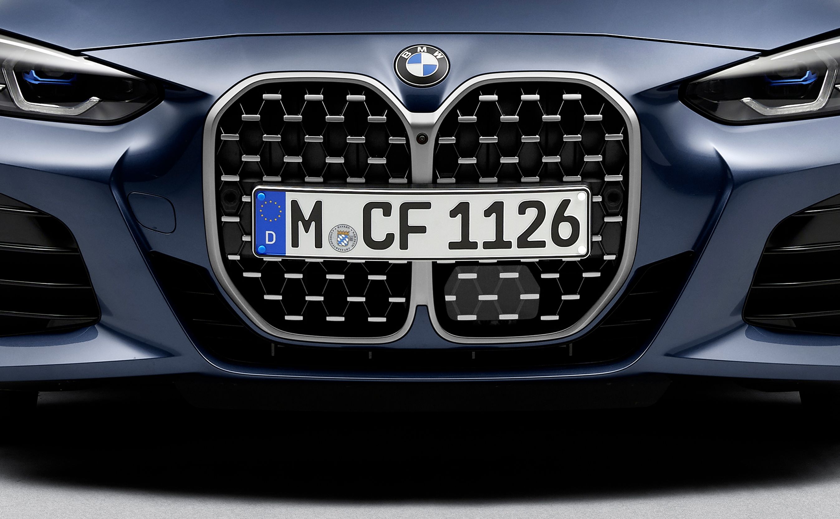 BMW-grillen når nye højde i størrelse i 4-serie Coupé.