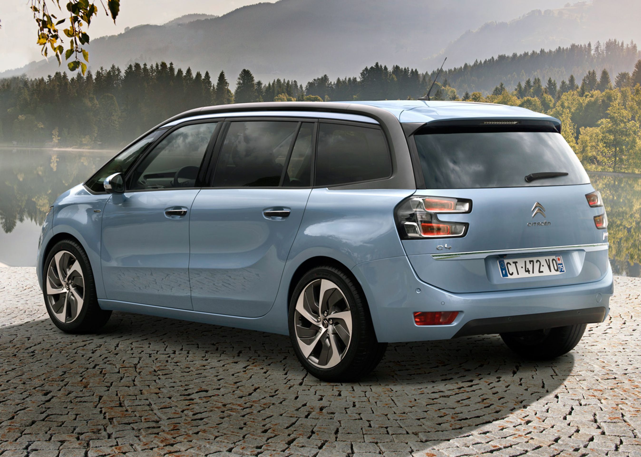 Den syvpersoners C4 Picasso har fået andre baglygter end den fempersoners, men 3D-effekten ved hjælp af LED er næppe standard.