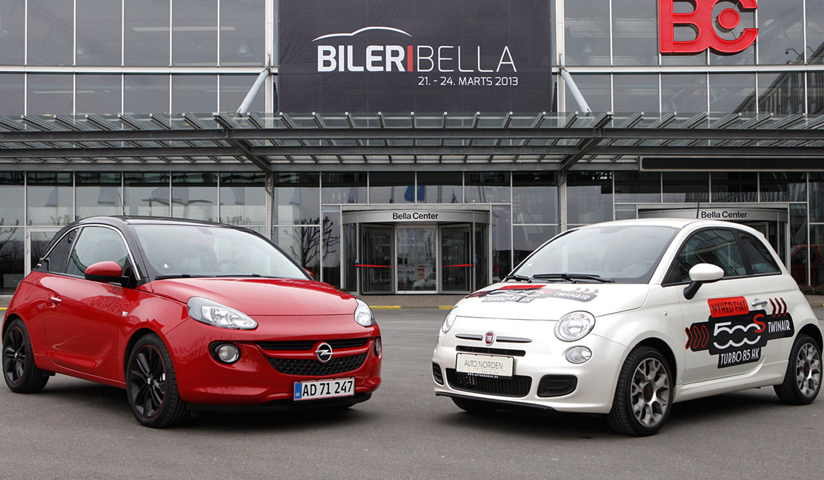 Opel Adam blander sig nu blandt livsstilbiler i mikroklasse, hvor Fiat 500 har siddet tungt på tronen.