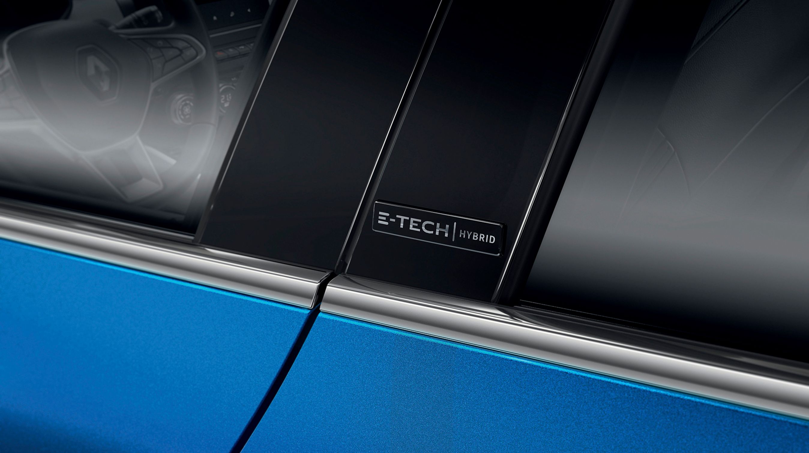 E-Tech bliver navnet på Renaults nye hybridteknik, der i første omgang dukker op som en almindelig hybridbil i Clio, og som senere udvides som en plugin-hybrid i Captur og Megane.