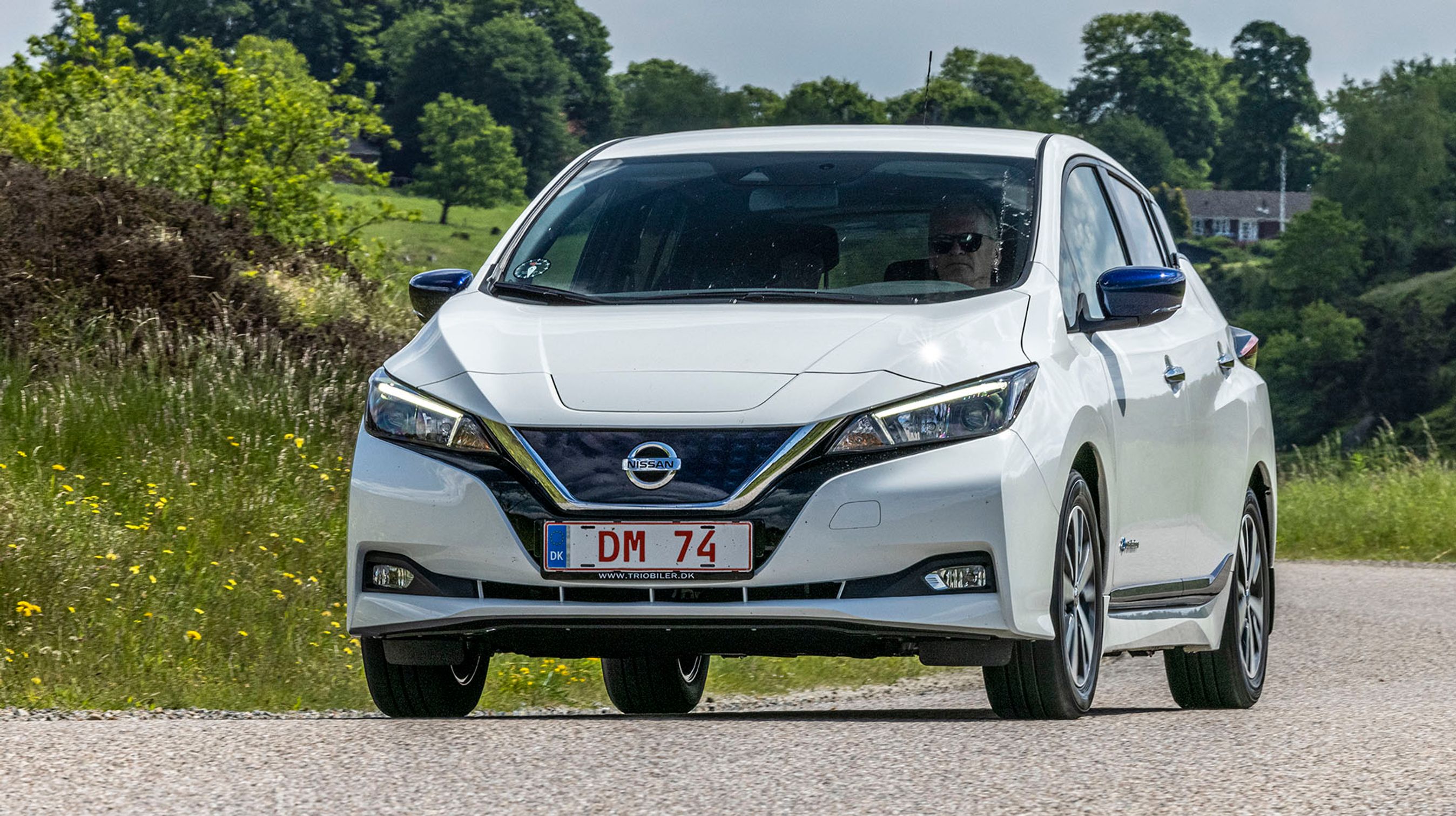 Nissan Leaf er nogle år gammel, og det mærkes på lademuligheder og rækkevidde. Til gengæld er prisen nu blevet yderst favorabel.