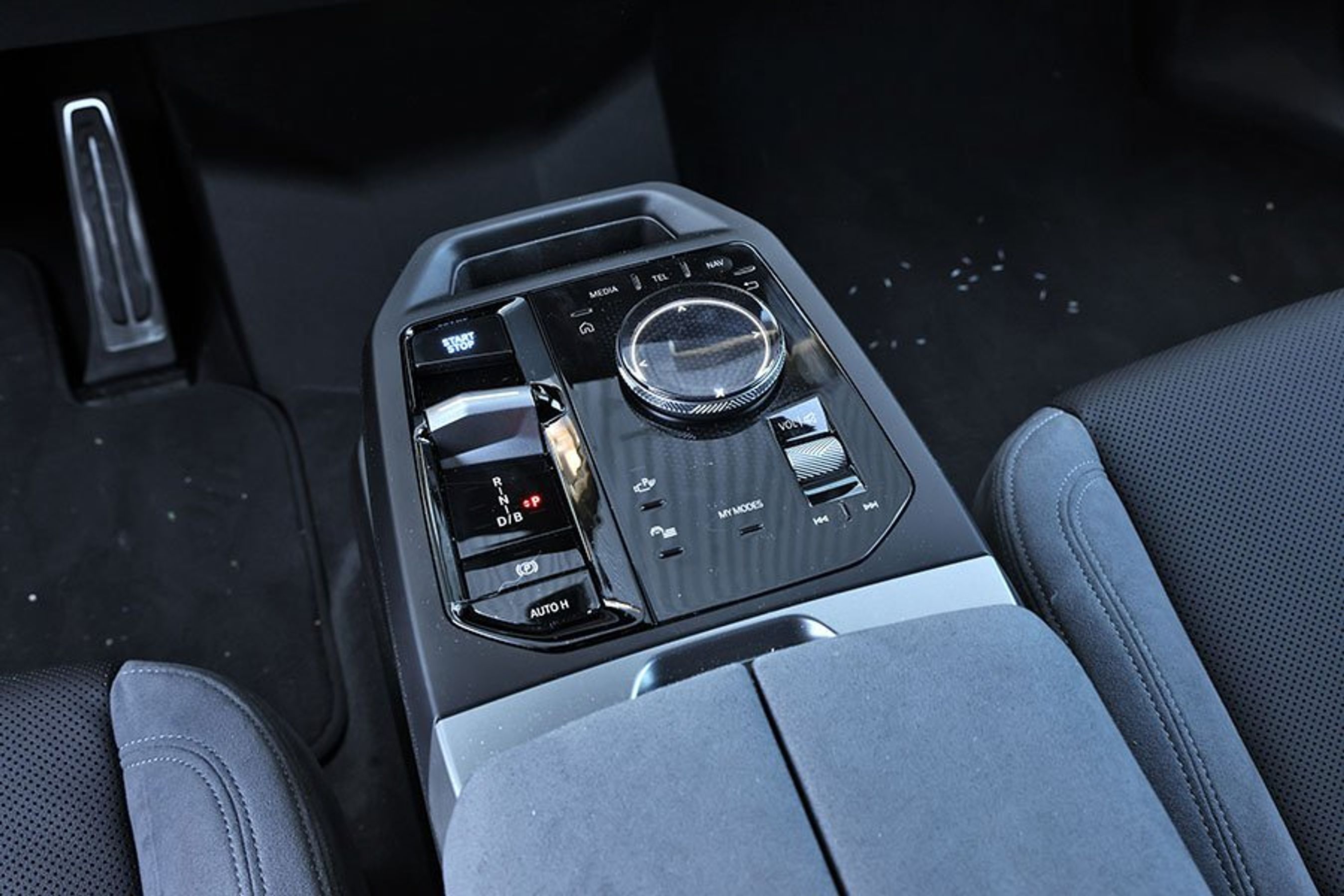 Gearvælger i en BMW iX