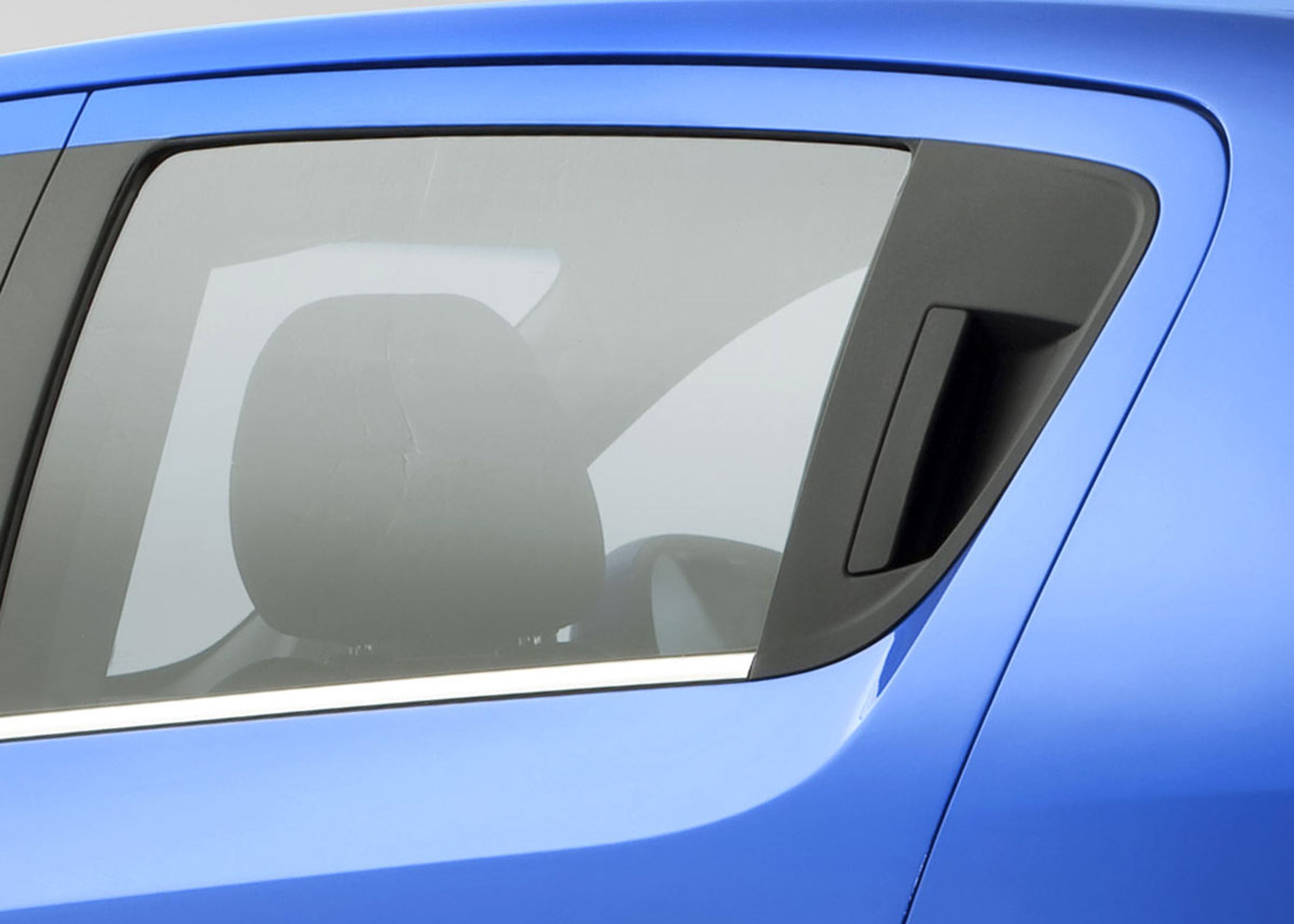 Det var ikke Chevrolet, der fandt på det, men højtanbragte dørgreb på bagdørene er ved at blive et Chevrolet-kendetegn.